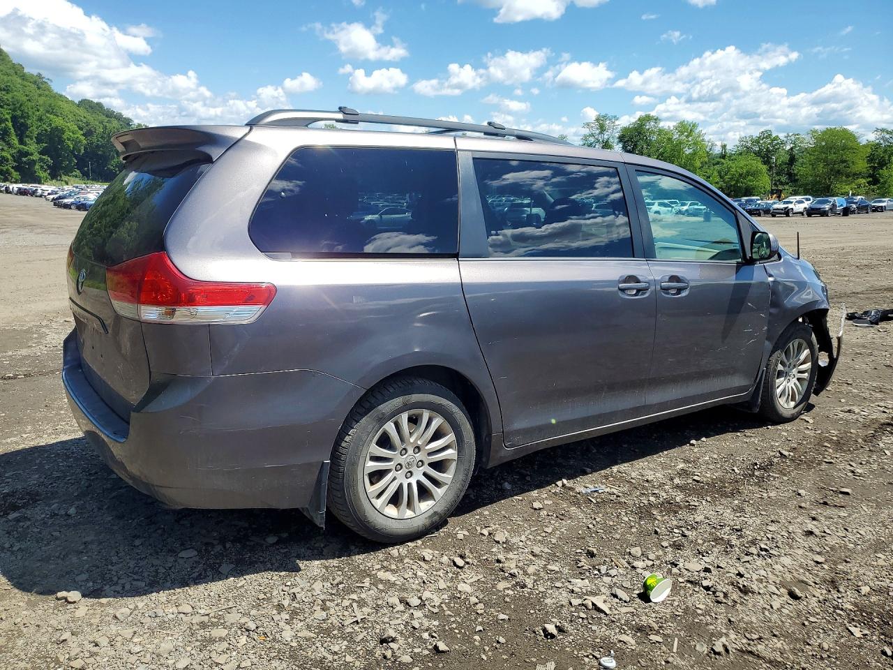 2012 Toyota Sienna Xle 8-passenger Gray vin: 5TDYK3DCXCS266579