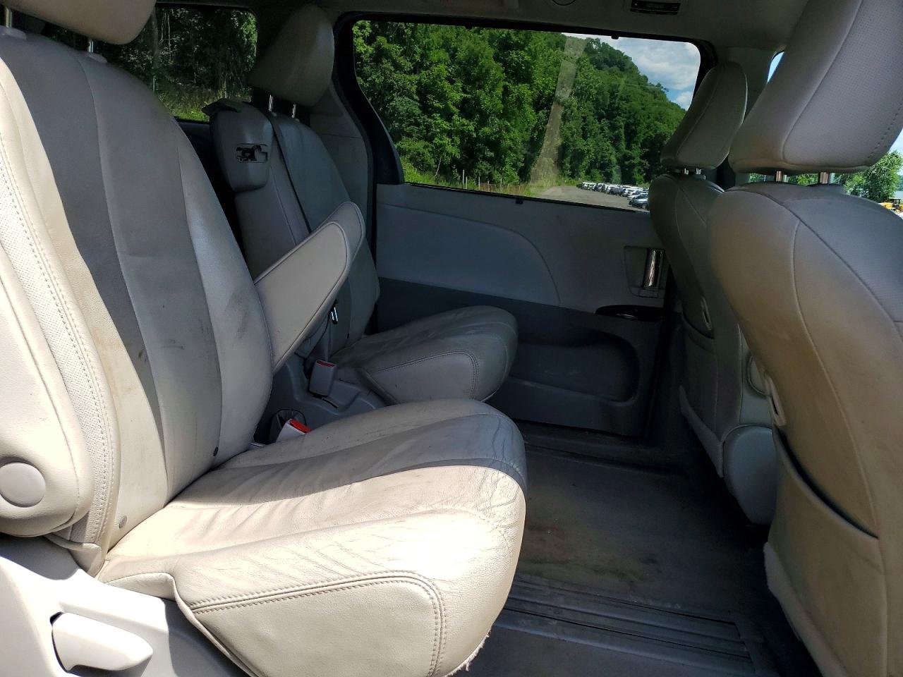2012 Toyota Sienna Xle 8-passenger Gray vin: 5TDYK3DCXCS266579