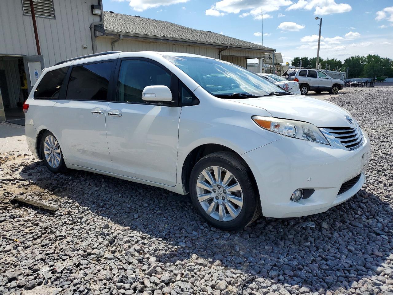 2013 Toyota Seinna White vin: 5TDYK3DCXDS283853