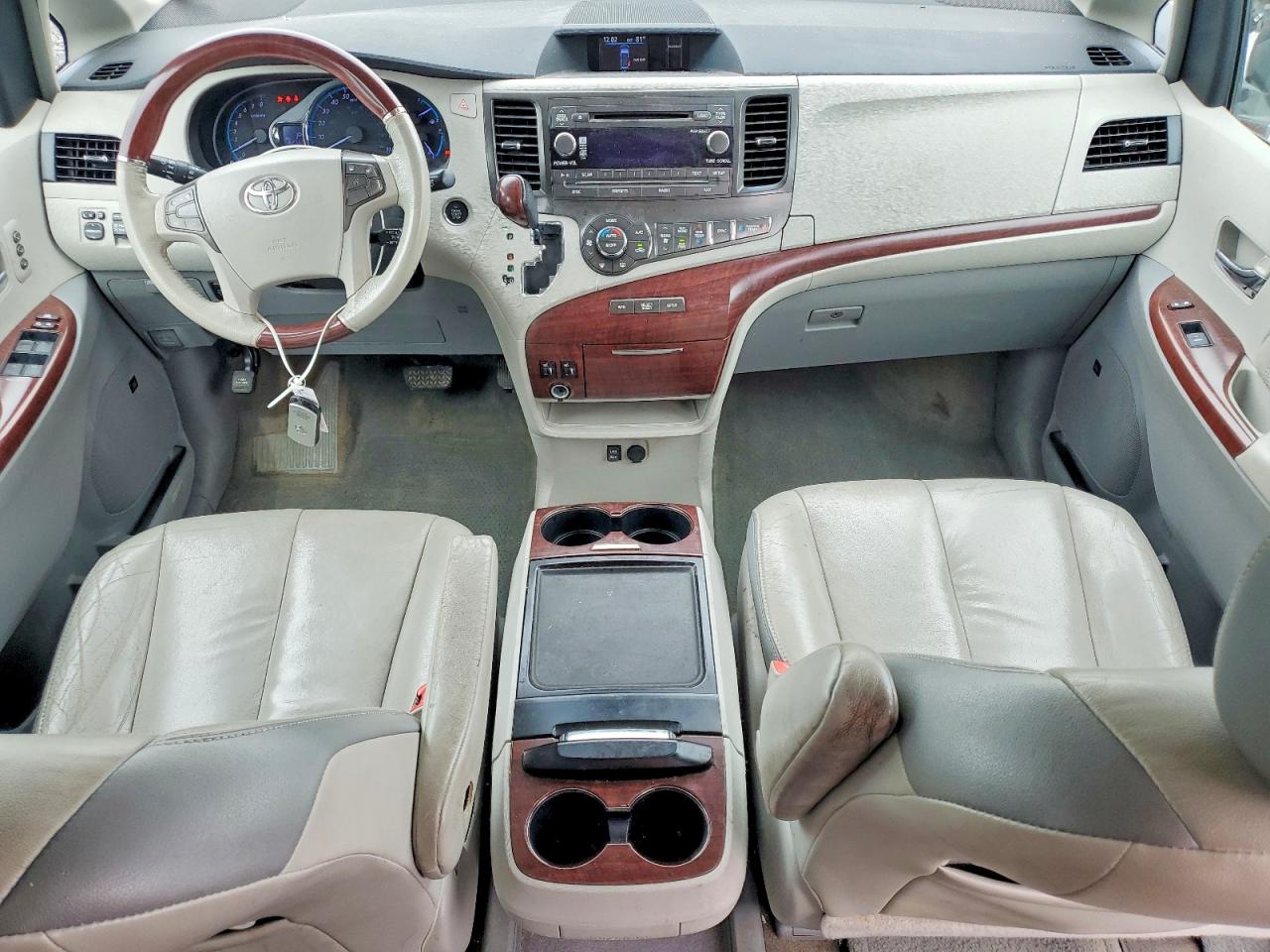 2013 Toyota Seinna White vin: 5TDYK3DCXDS283853