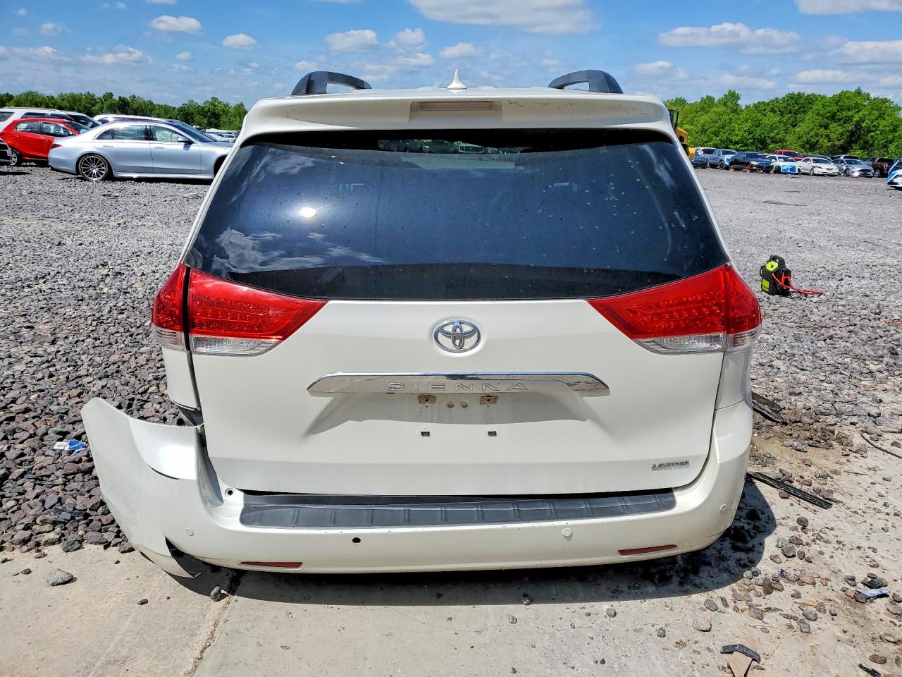 2013 Toyota Seinna White vin: 5TDYK3DCXDS283853