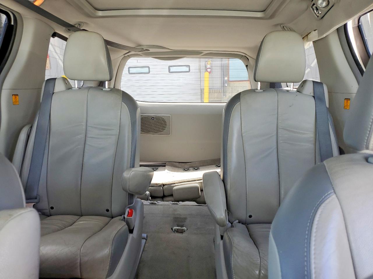 2013 Toyota Seinna White vin: 5TDYK3DCXDS283853