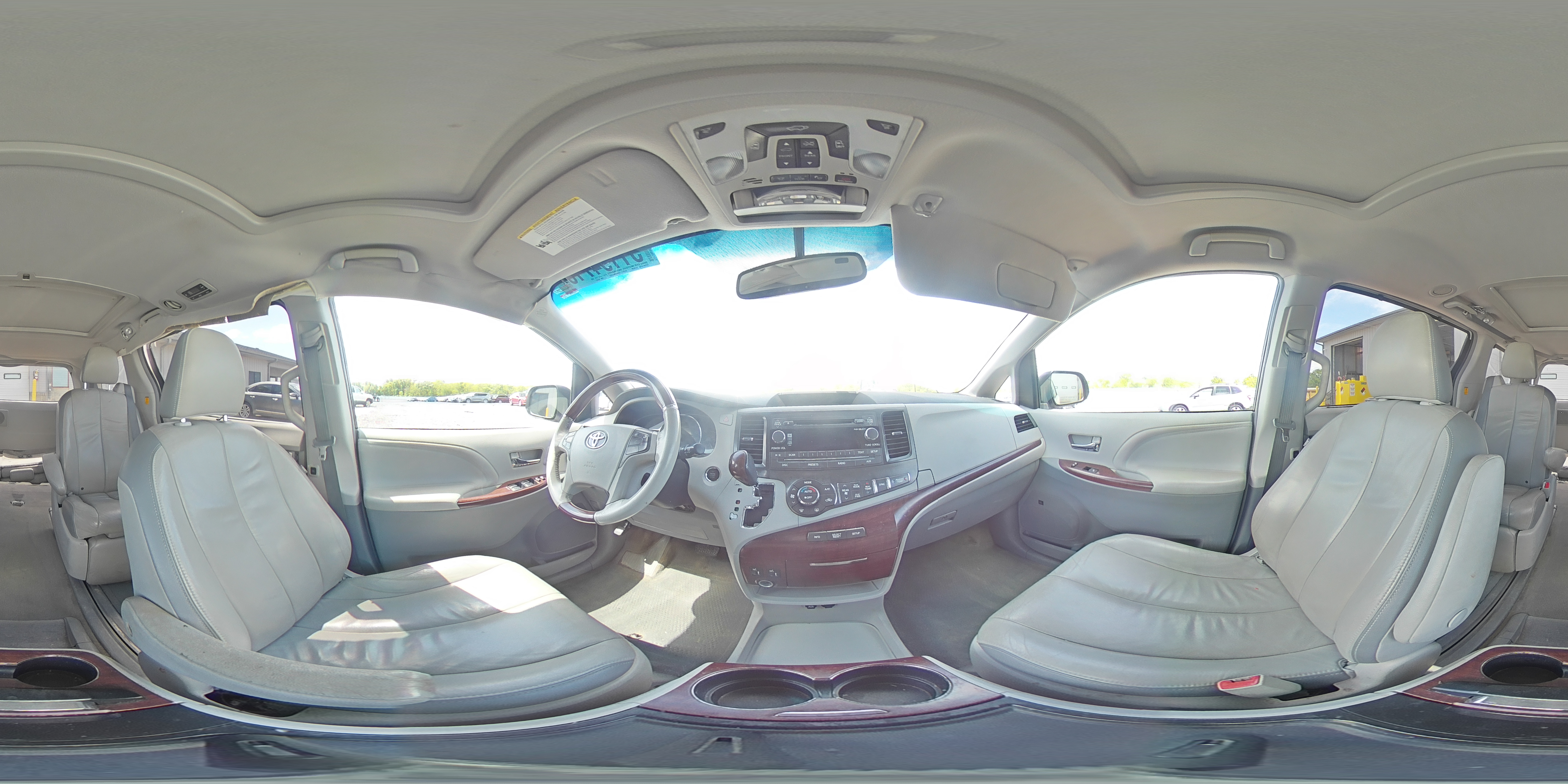 2013 Toyota Seinna White vin: 5TDYK3DCXDS283853