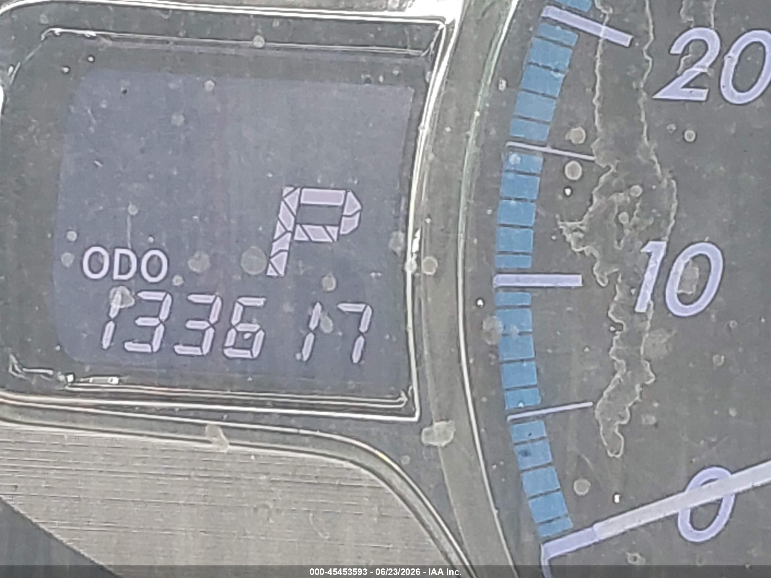 2013 Toyota Sienna Xle V6 8 Passenger Серебряный vin: 5TDYK3DCXDS335112