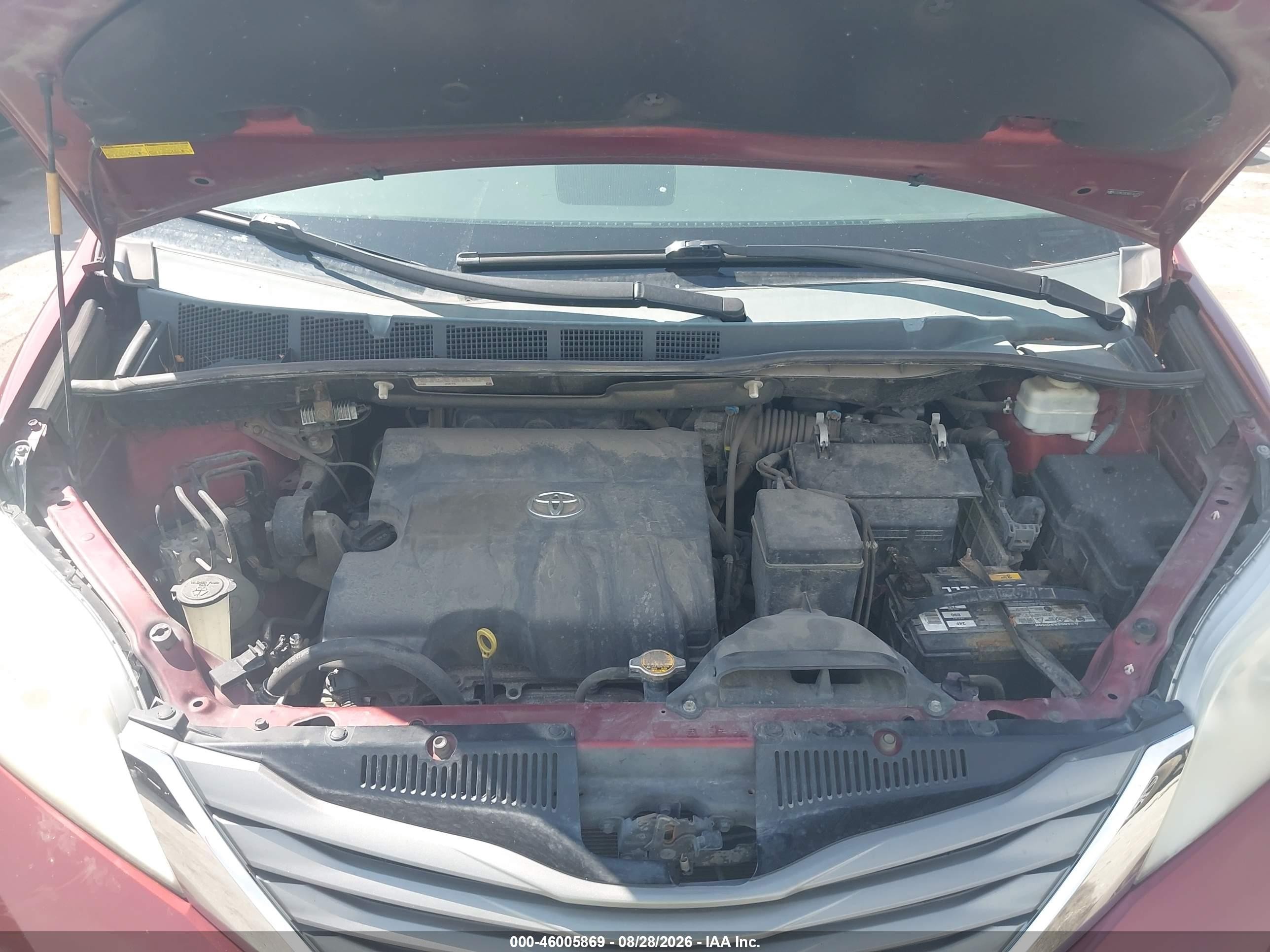 2013 Toyota Sienna Xle V6 8 Passenger Red vin: 5TDYK3DCXDS361757