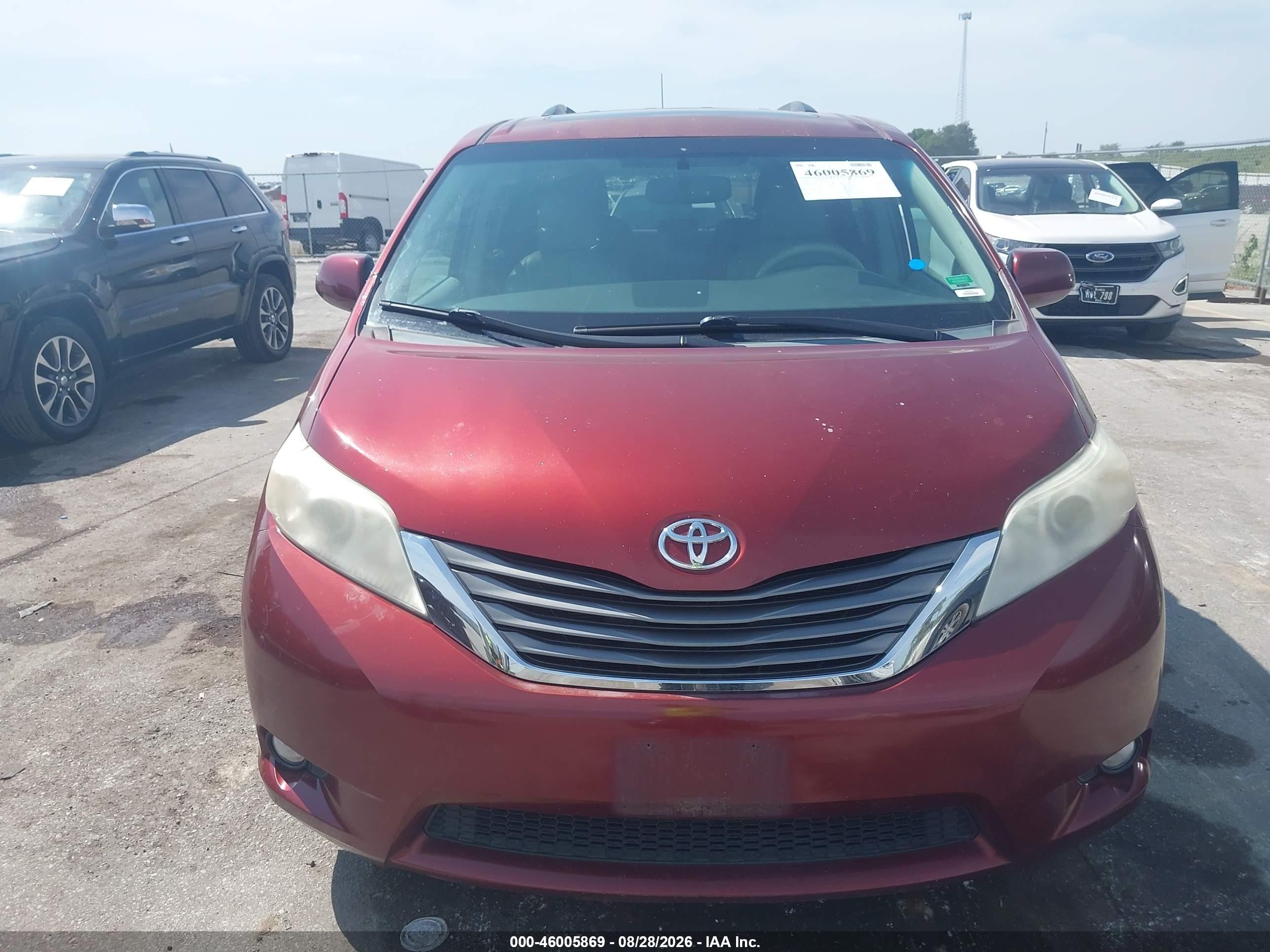 2013 Toyota Sienna Xle V6 8 Passenger Red vin: 5TDYK3DCXDS361757