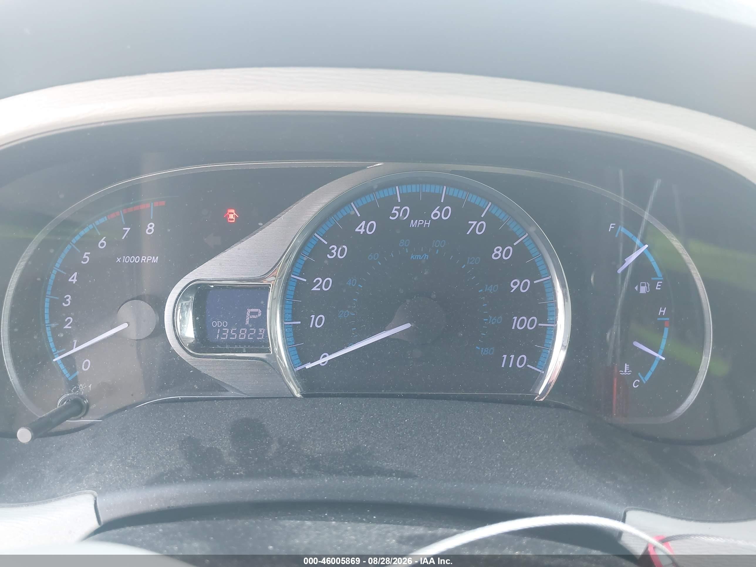 2013 Toyota Sienna Xle V6 8 Passenger Red vin: 5TDYK3DCXDS361757
