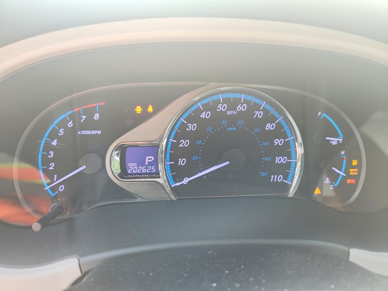 2013 Toyota Sienna Xle 8-passenger Silver vin: 5TDYK3DCXDS366375