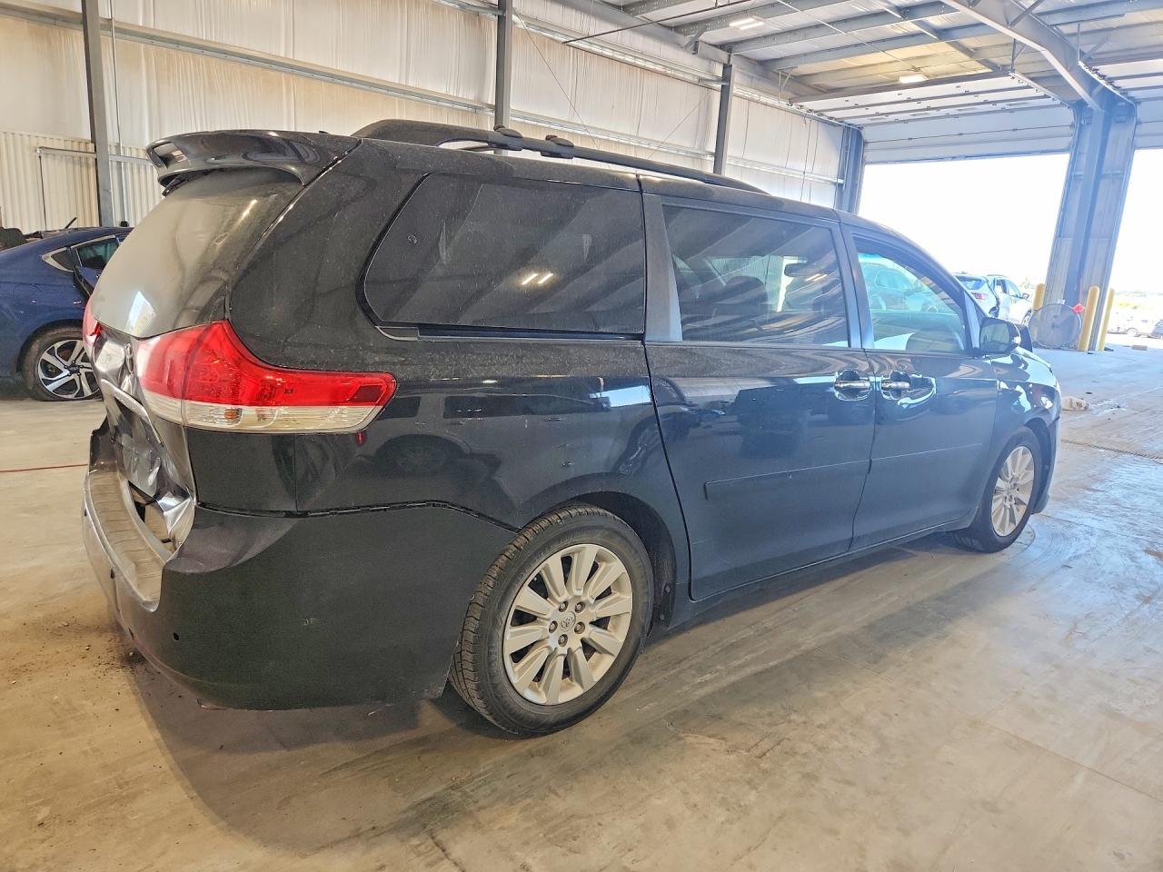 2013 Toyota Sienna Limited 7-passenger Black vin: 5TDYK3DCXDS394497