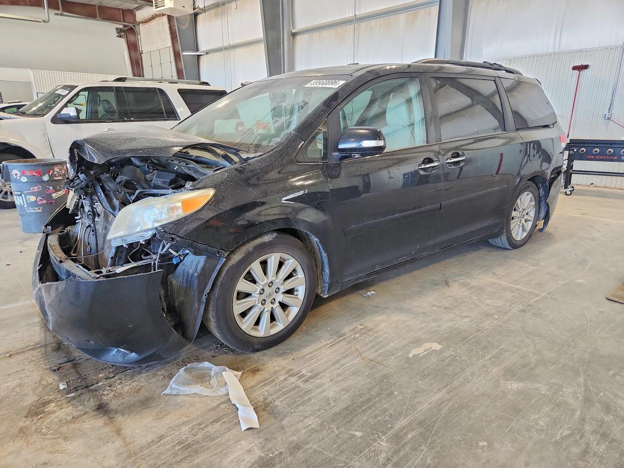 2013 Toyota Sienna Limited 7-passenger Black vin: 5TDYK3DCXDS394497
