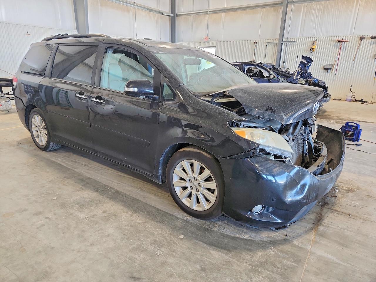2013 Toyota Sienna Limited 7-passenger Black vin: 5TDYK3DCXDS394497