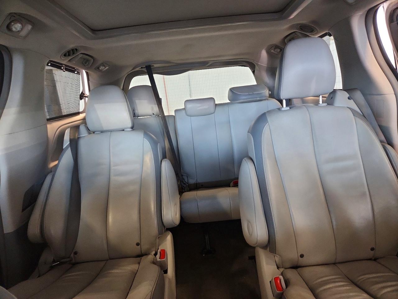 2013 Toyota Sienna Limited 7-passenger Black vin: 5TDYK3DCXDS394497