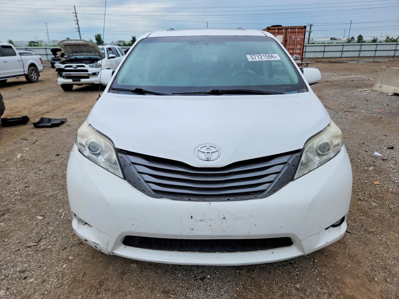 2013 Toyota Sienna Xle 8-passenger White vin: 5TDYK3DCXDS398937