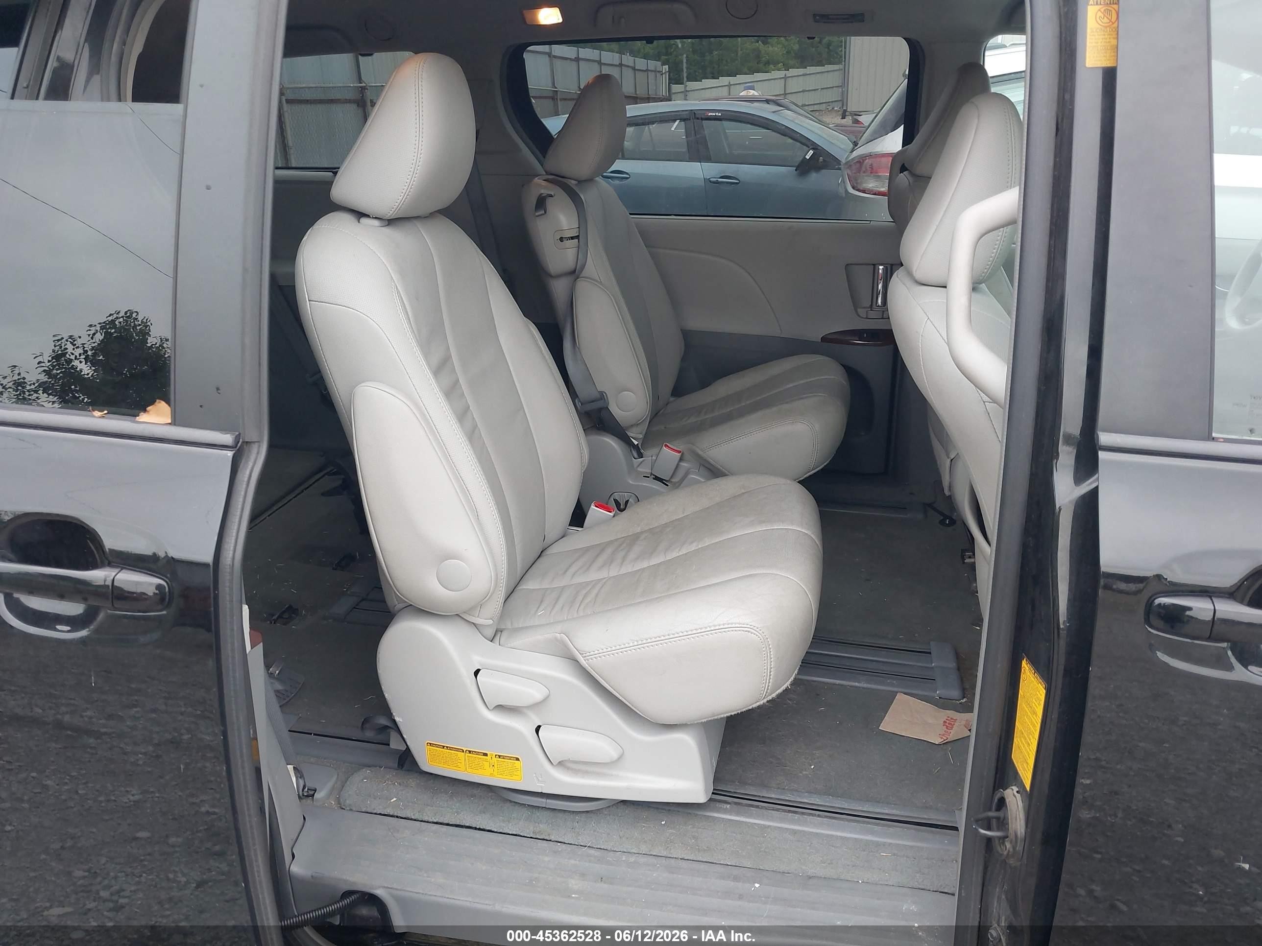 2014 Toyota Sienna Xle V6 8 Passenger Black vin: 5TDYK3DCXES420100
