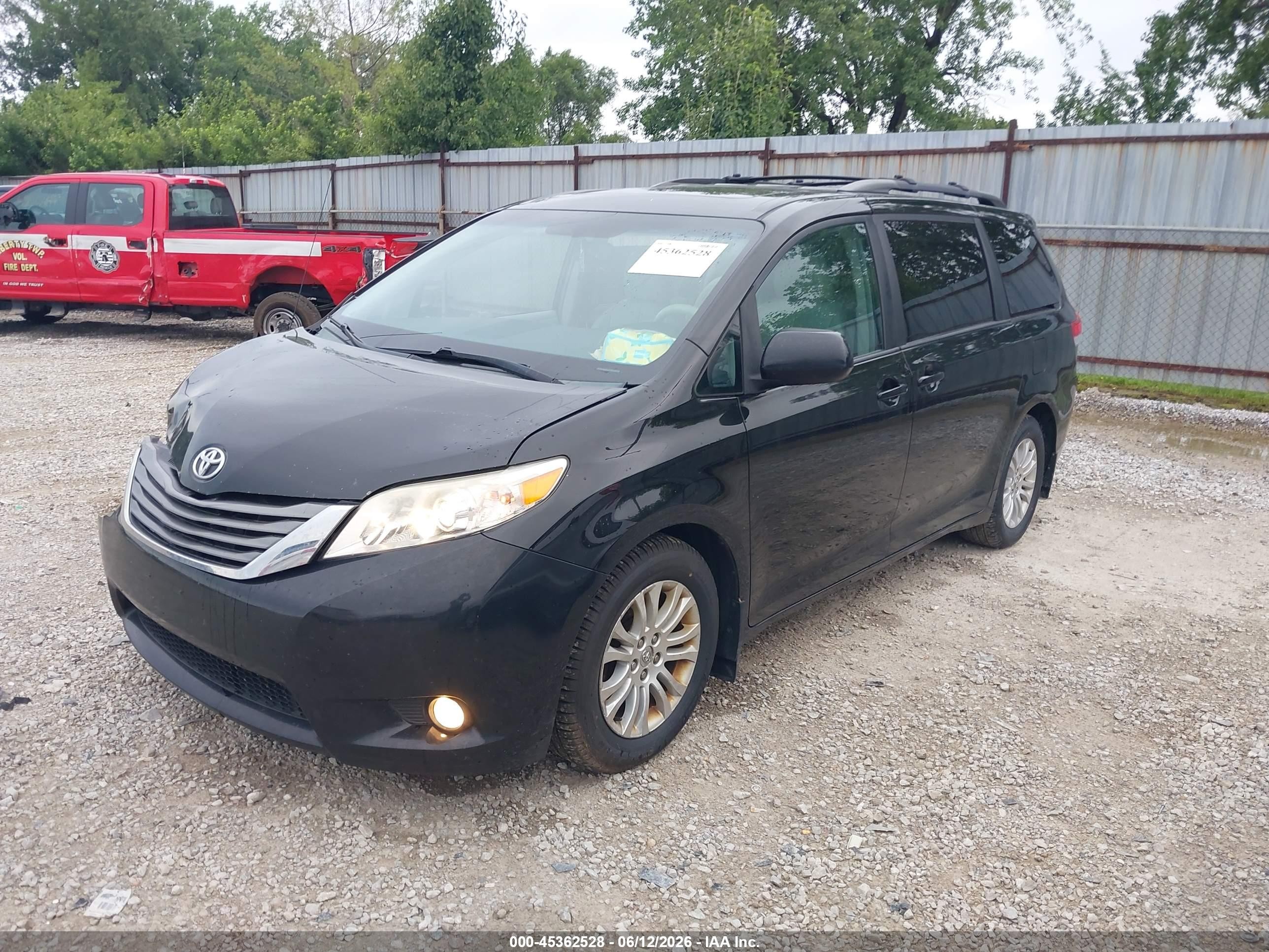 2014 Toyota Sienna Xle V6 8 Passenger Black vin: 5TDYK3DCXES420100