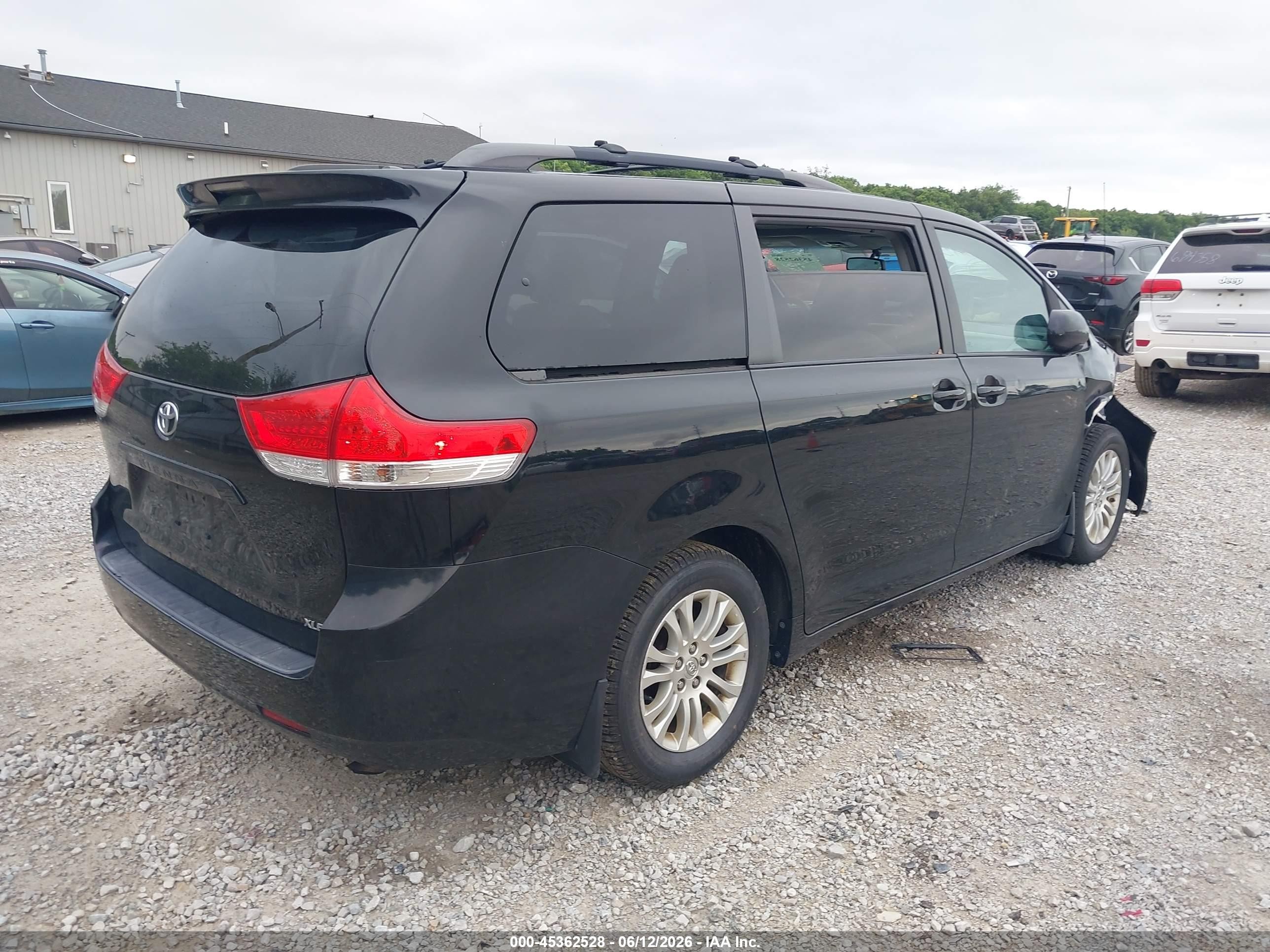 2014 Toyota Sienna Xle V6 8 Passenger Black vin: 5TDYK3DCXES420100