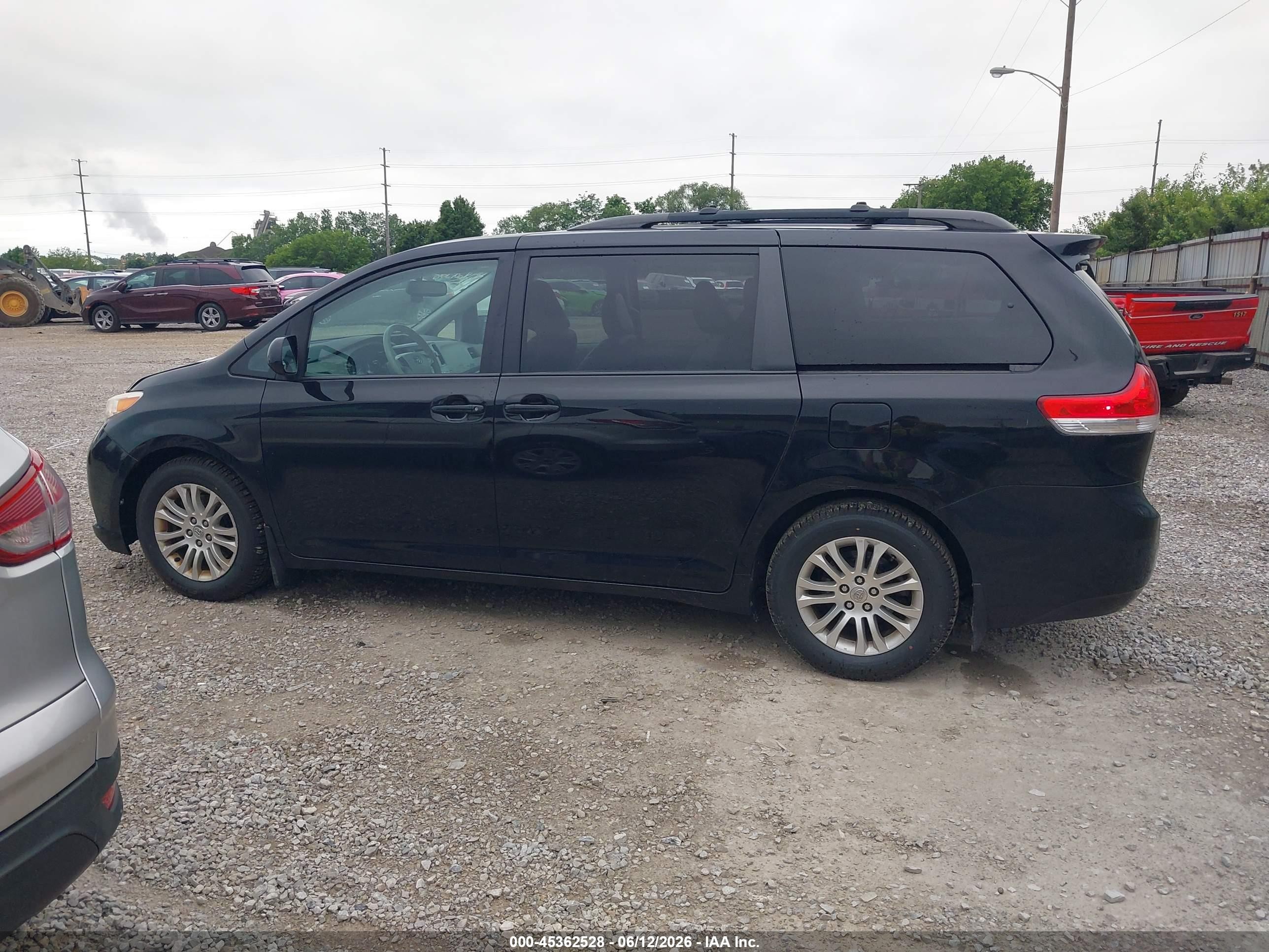 2014 Toyota Sienna Xle V6 8 Passenger Black vin: 5TDYK3DCXES420100