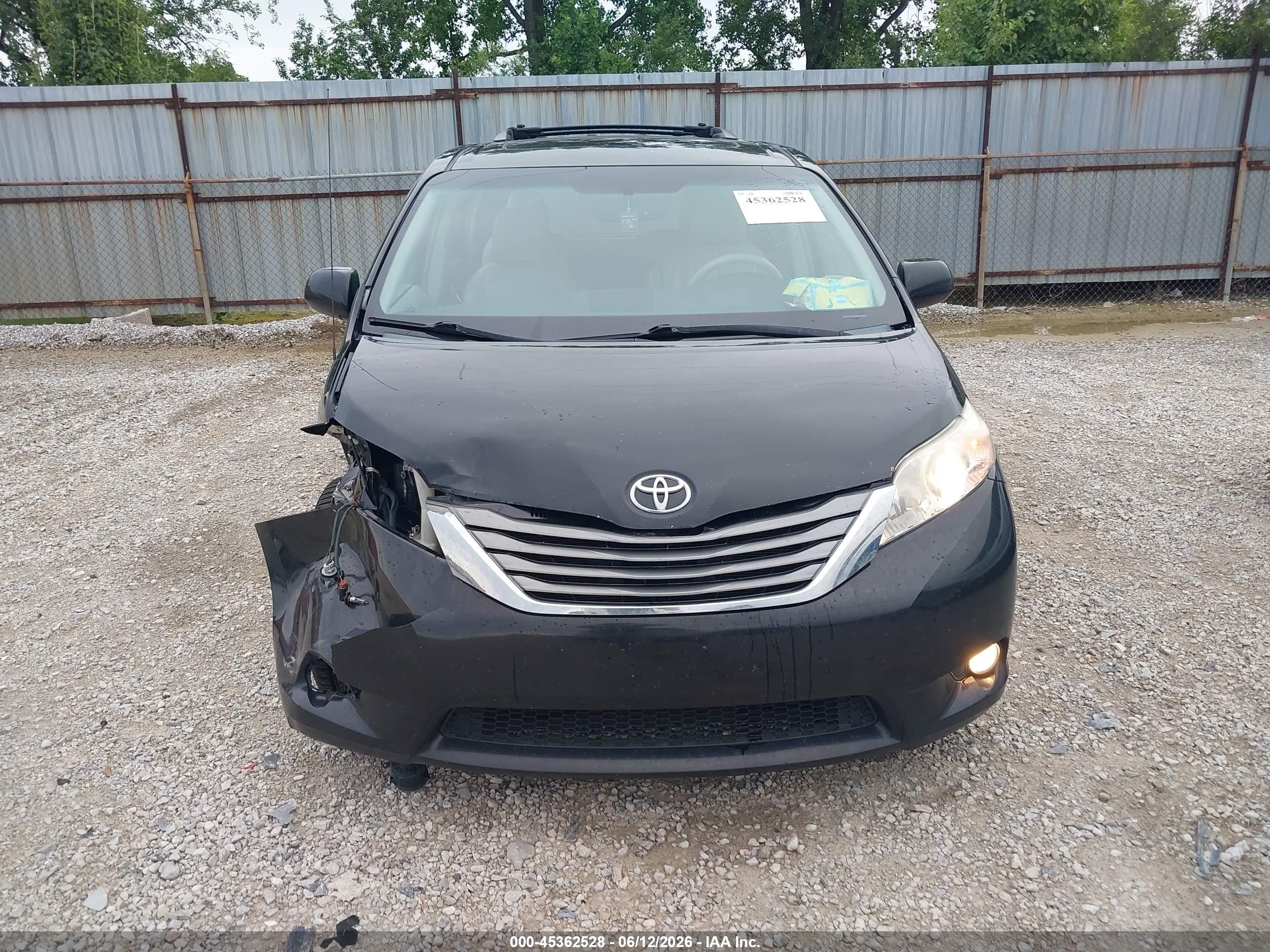 2014 Toyota Sienna Xle V6 8 Passenger Black vin: 5TDYK3DCXES420100