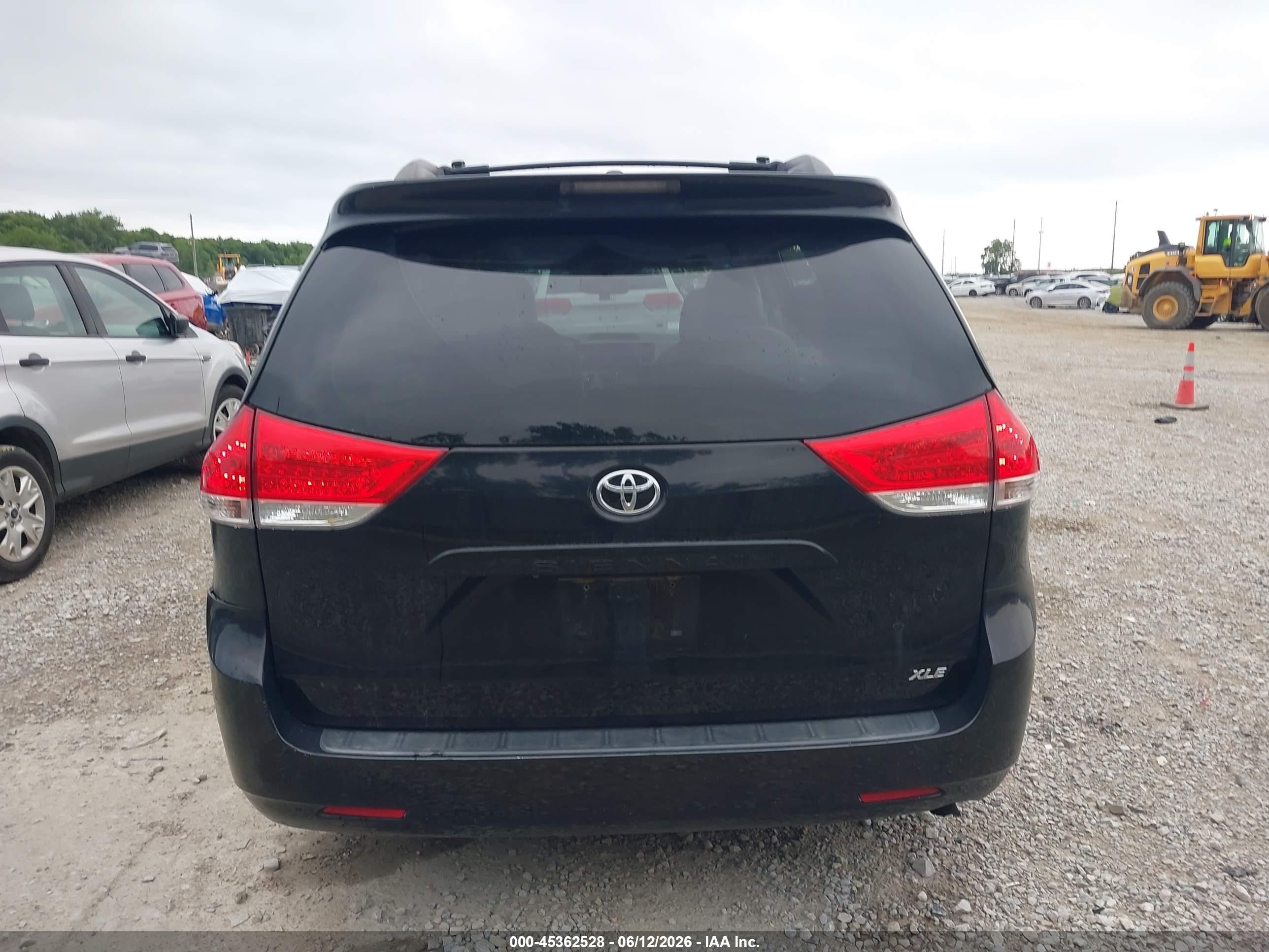 2014 Toyota Sienna Xle V6 8 Passenger Black vin: 5TDYK3DCXES420100