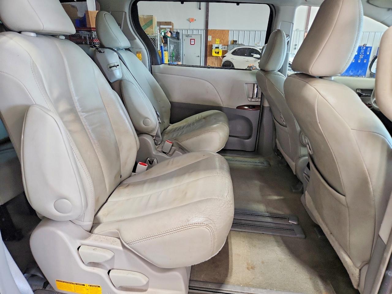 2014 Toyota Sienna Xle 8-passenger Gray vin: 5TDYK3DCXES486307