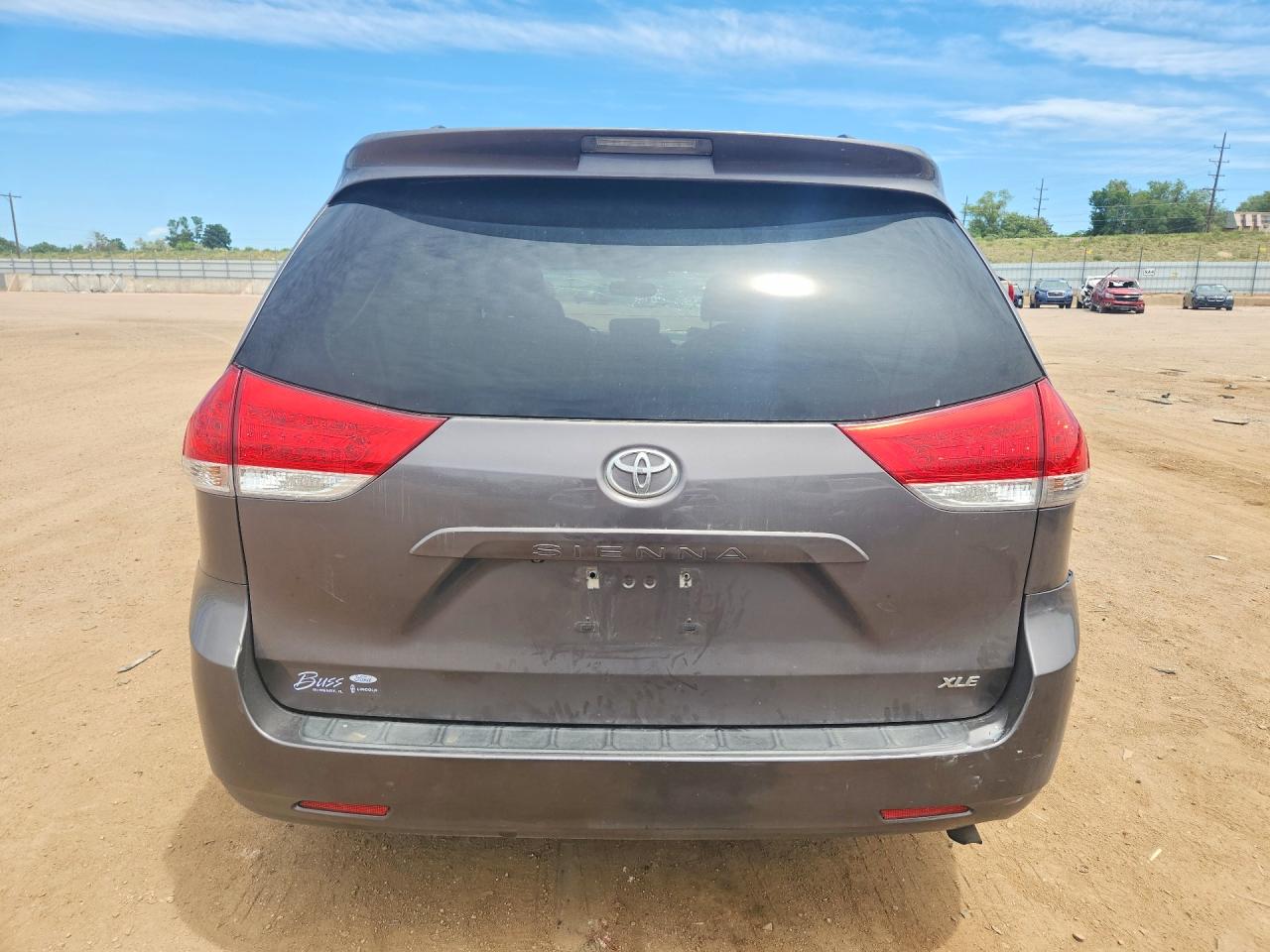 2014 Toyota Sienna Xle 8-passenger Серый vin: 5TDYK3DCXES497730