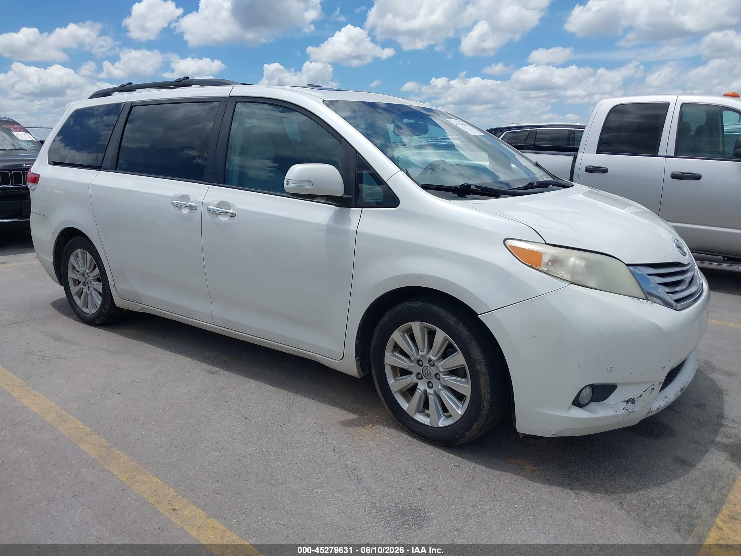 2014 Toyota Sienna Limited V6 7 Passenger White vin: 5TDYK3DCXES505177