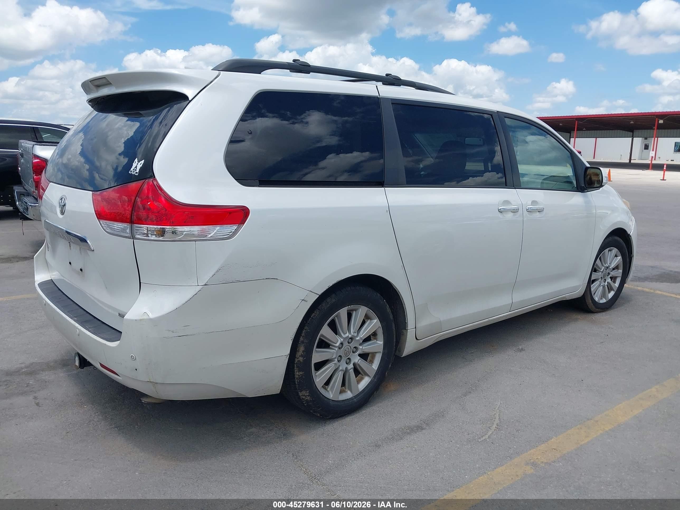 2014 Toyota Sienna Limited V6 7 Passenger White vin: 5TDYK3DCXES505177