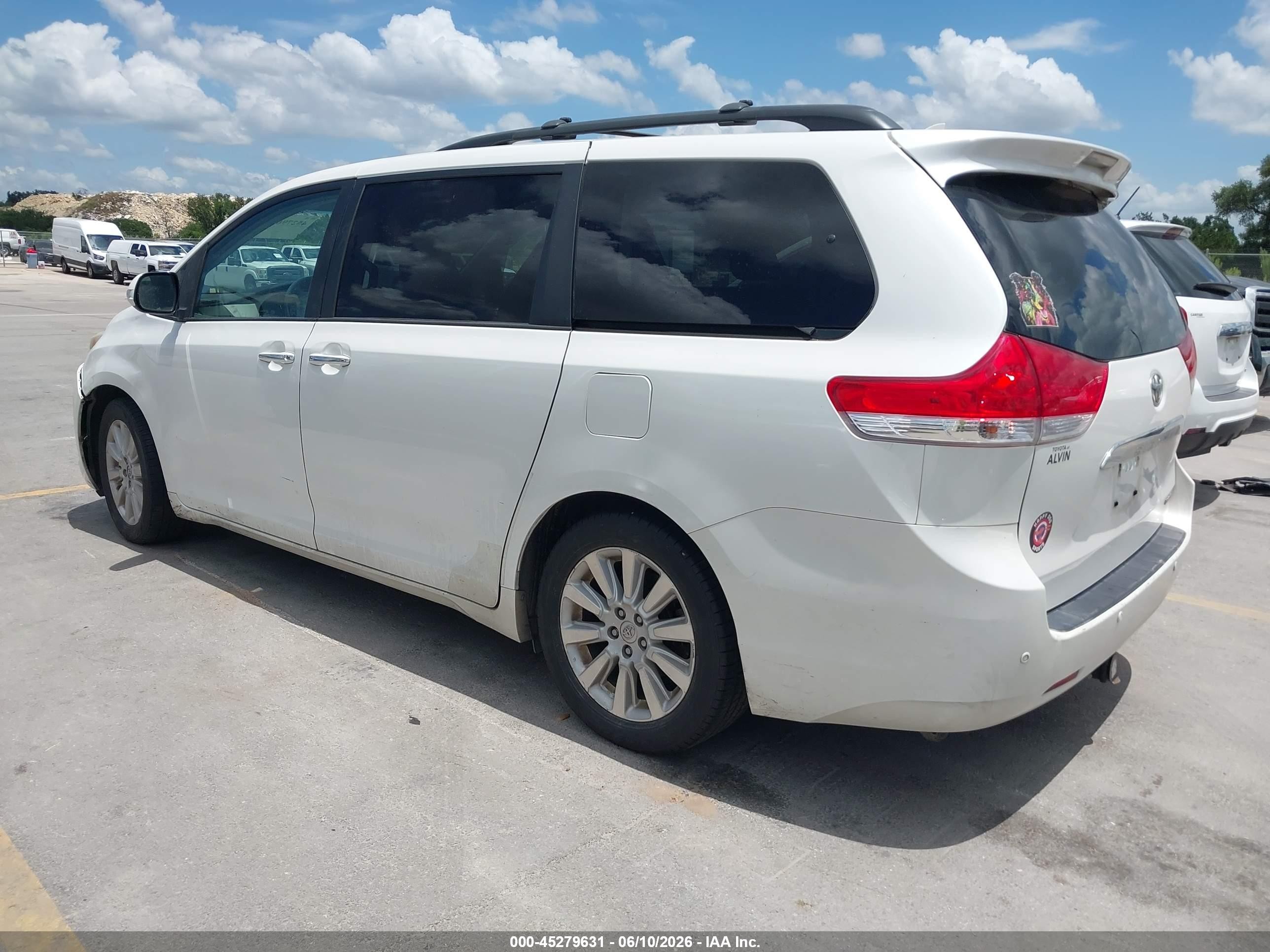 2014 Toyota Sienna Limited V6 7 Passenger White vin: 5TDYK3DCXES505177