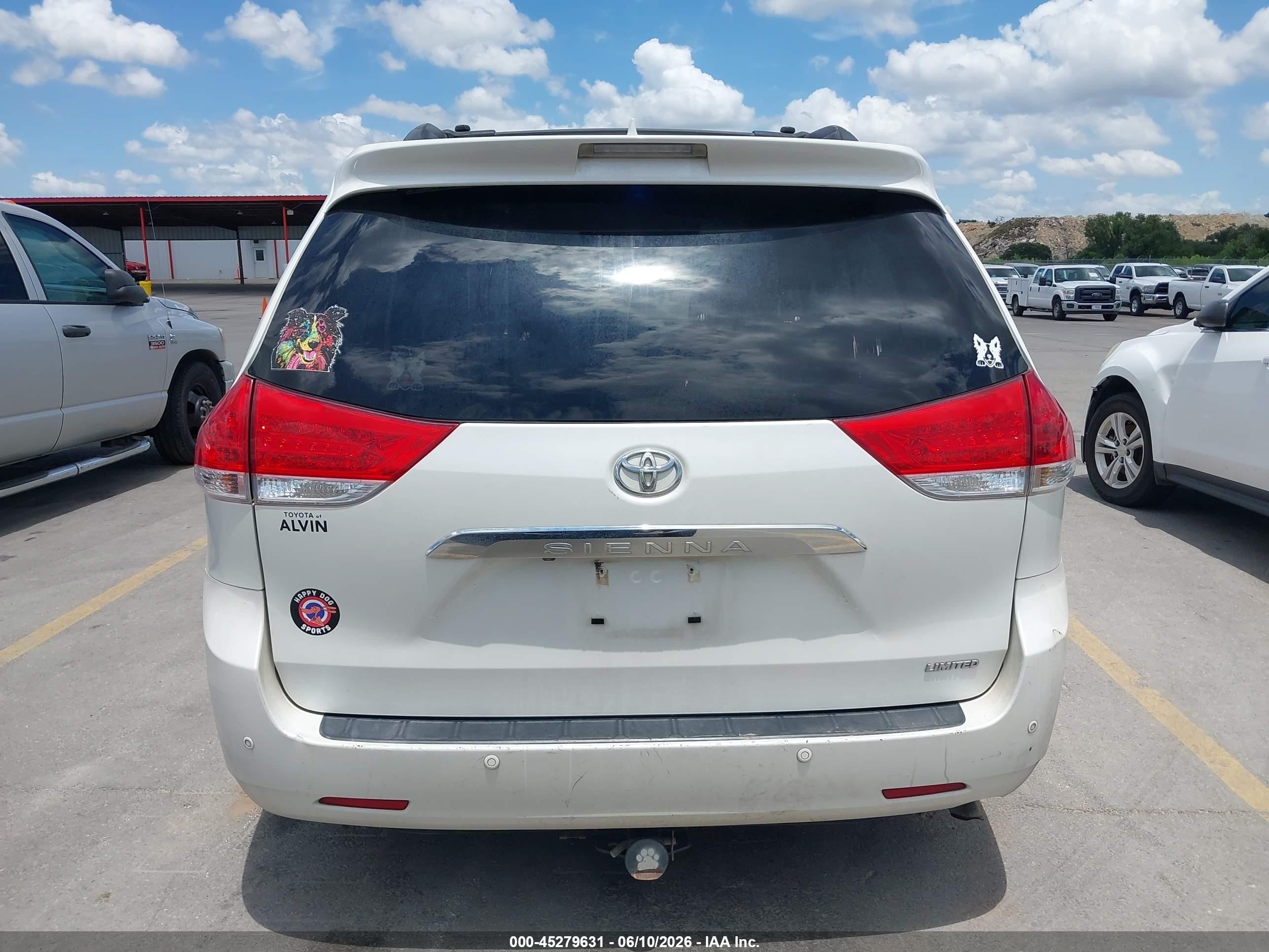 2014 Toyota Sienna Limited V6 7 Passenger White vin: 5TDYK3DCXES505177