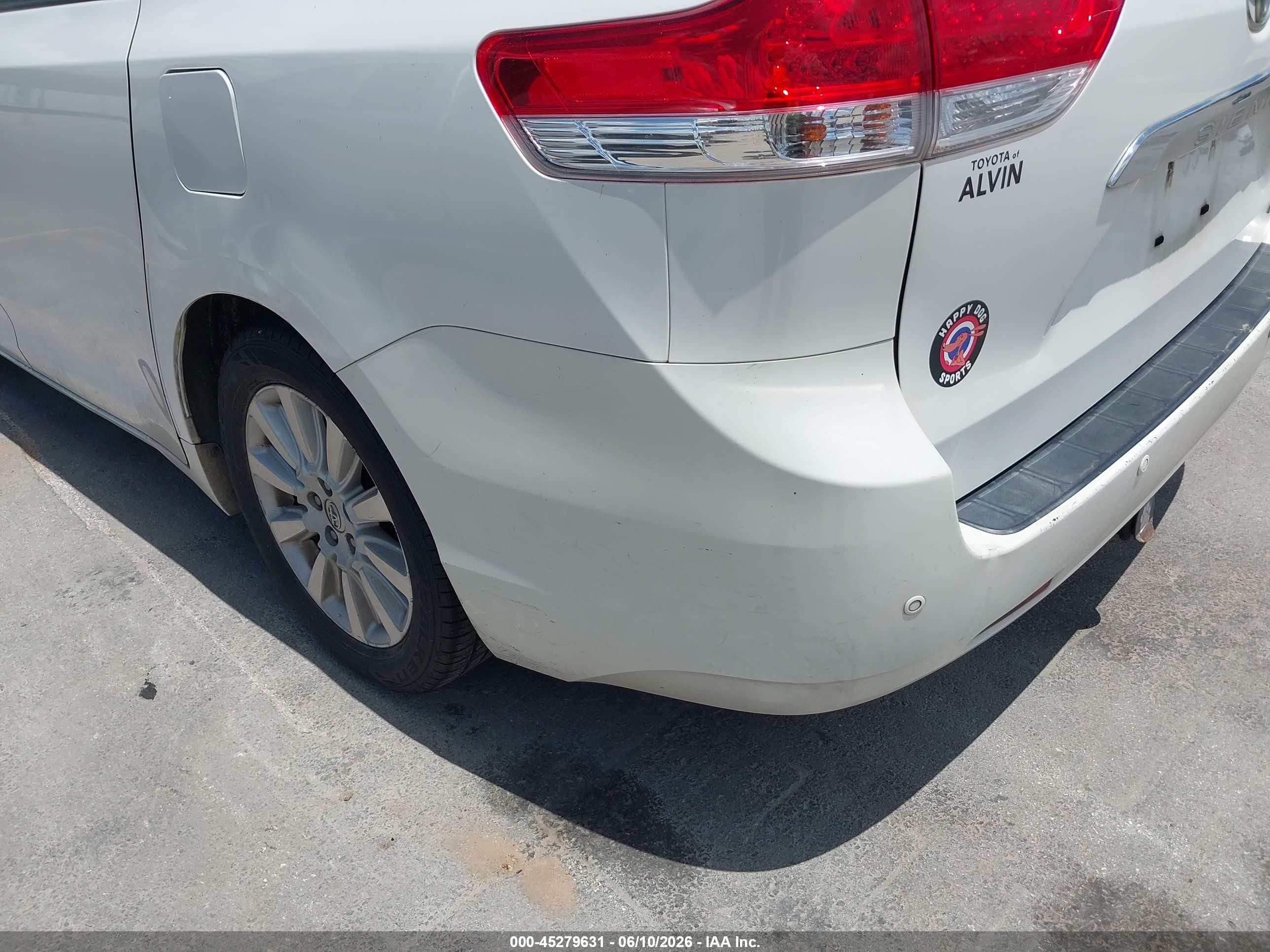 2014 Toyota Sienna Limited V6 7 Passenger White vin: 5TDYK3DCXES505177