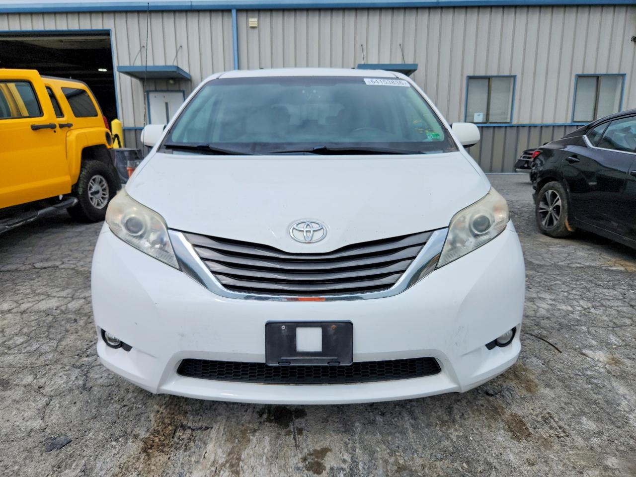 2014 Toyota Sienna Xle 8-passenger White vin: 5TDYK3DCXES508905