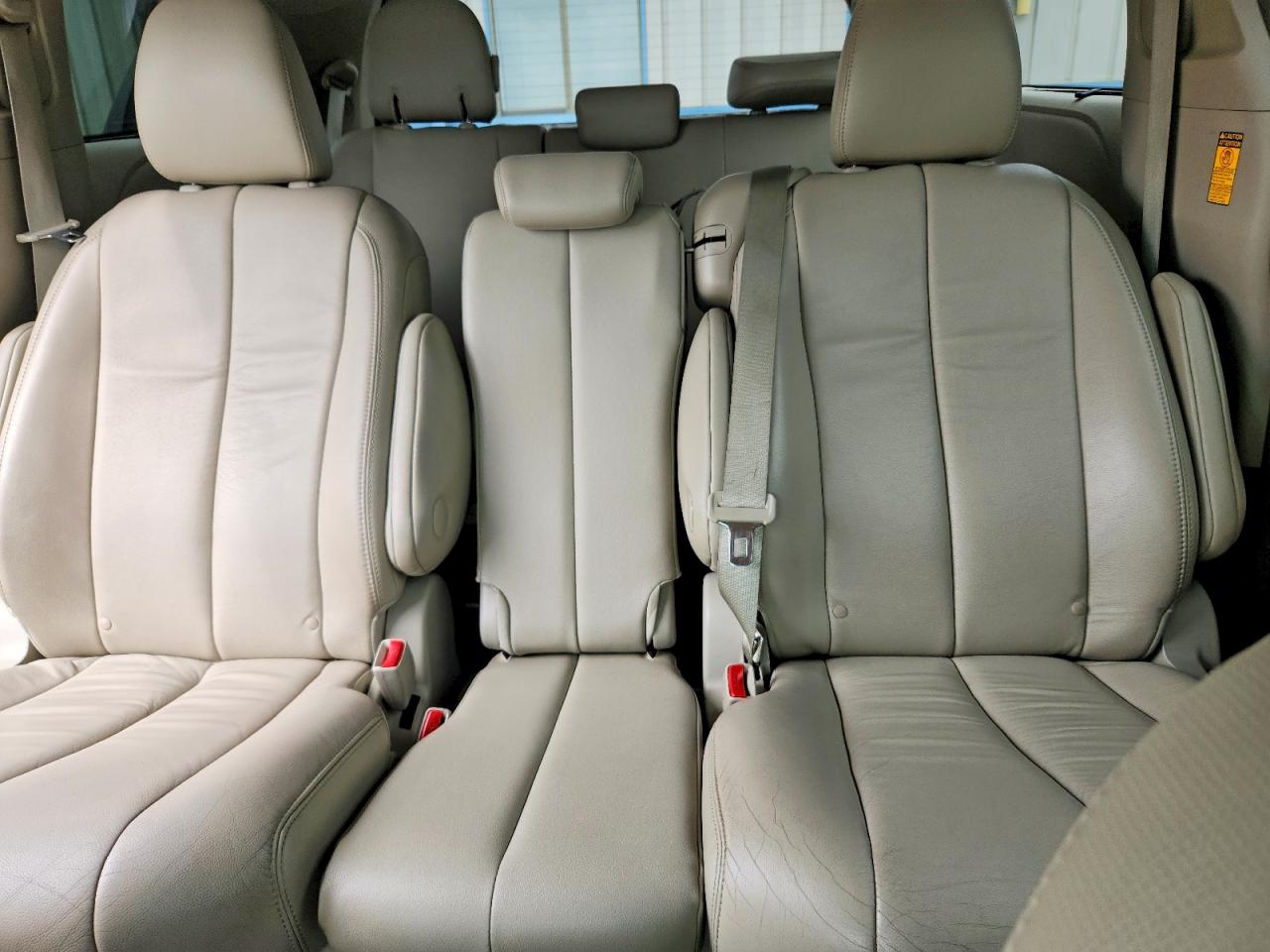 2014 Toyota Sienna Xle 8-passenger White vin: 5TDYK3DCXES508905