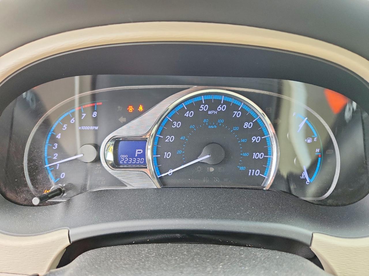 2014 Toyota Sienna Xle 8-passenger White vin: 5TDYK3DCXES508905
