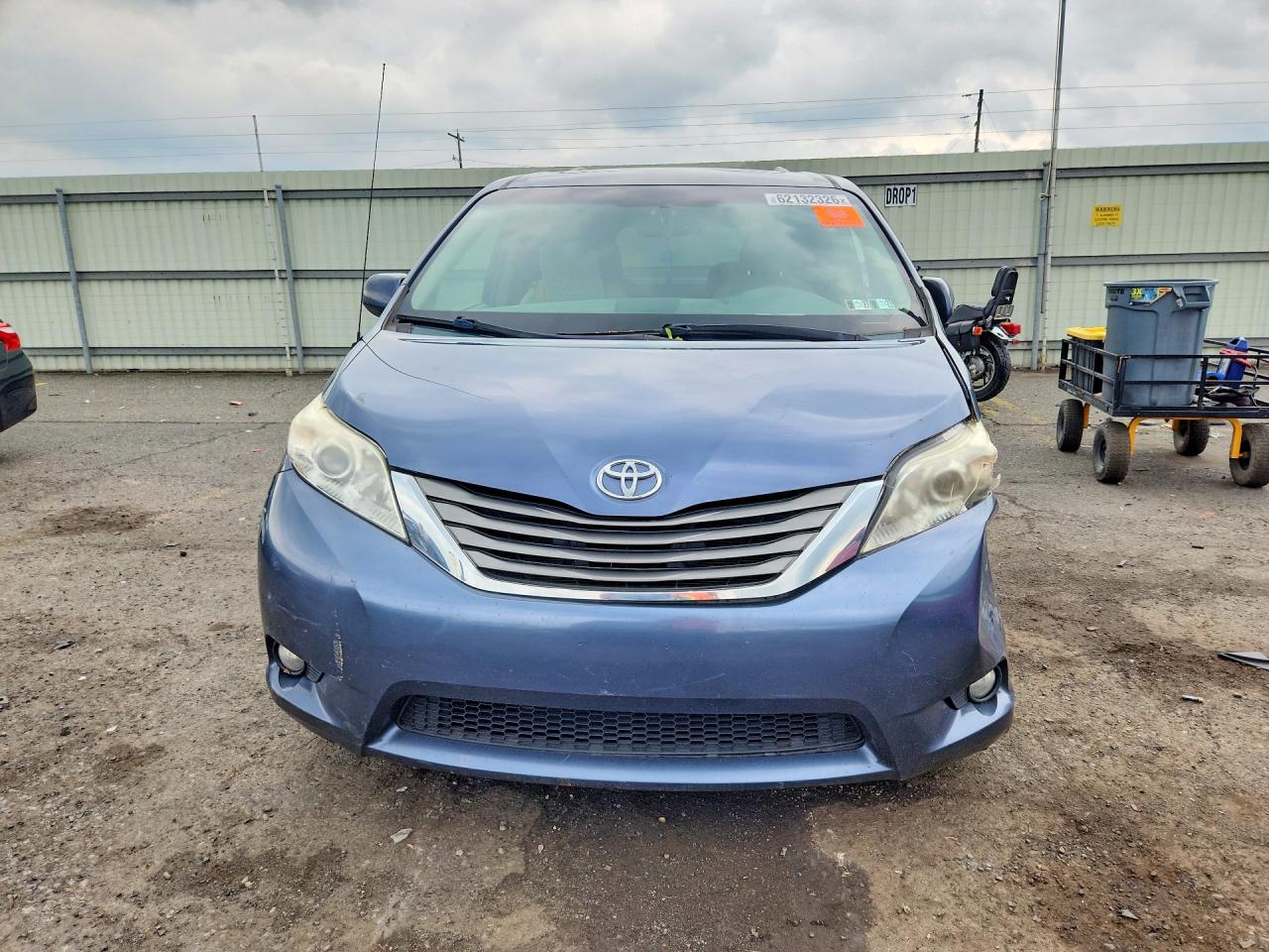 2014 Toyota Sienna Xle 8-passenger Синий vin: 5TDYK3DCXES526949