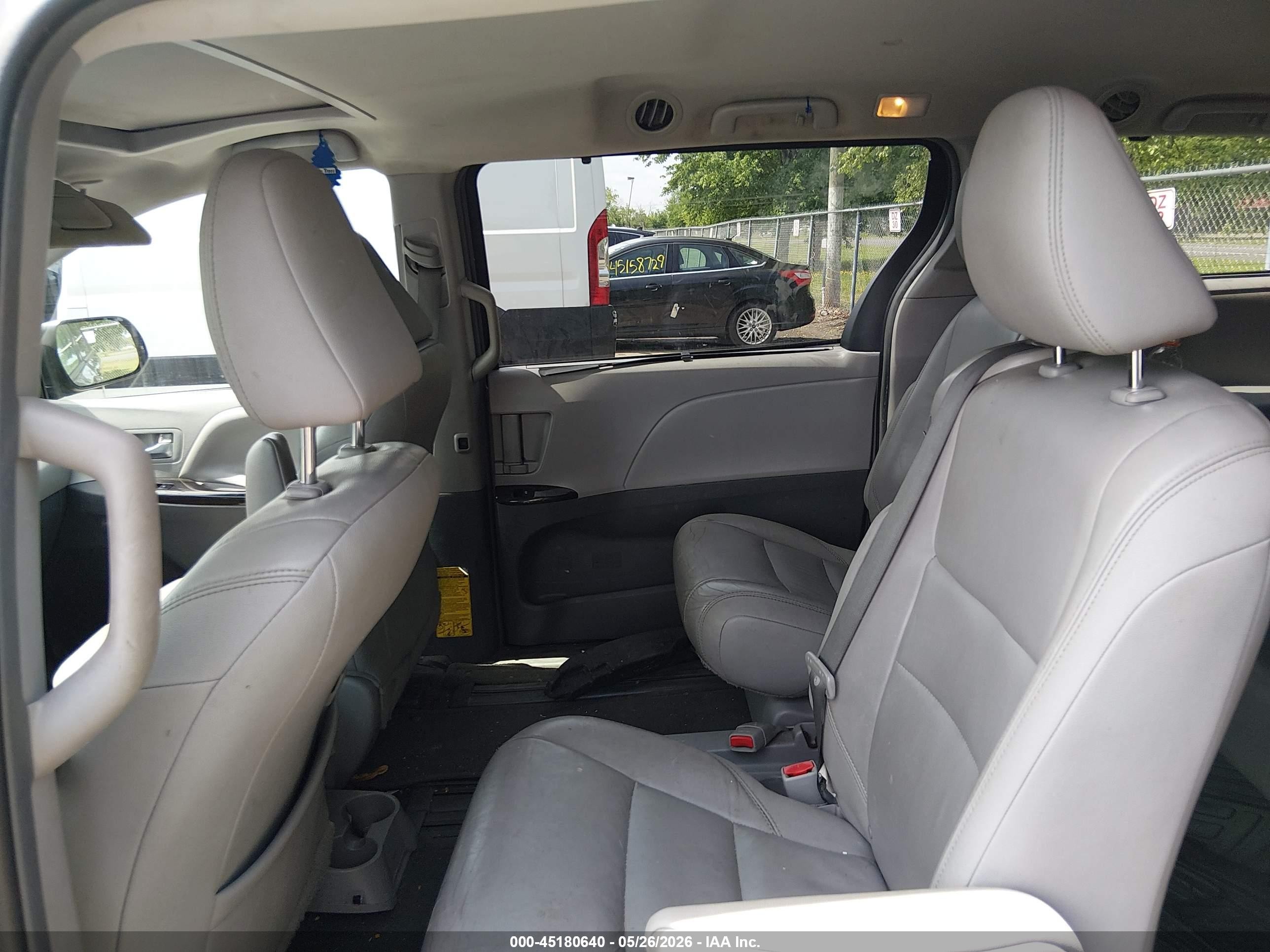 2015 Toyota Sienna Xle 8 Passenger Gray vin: 5TDYK3DCXFS546930