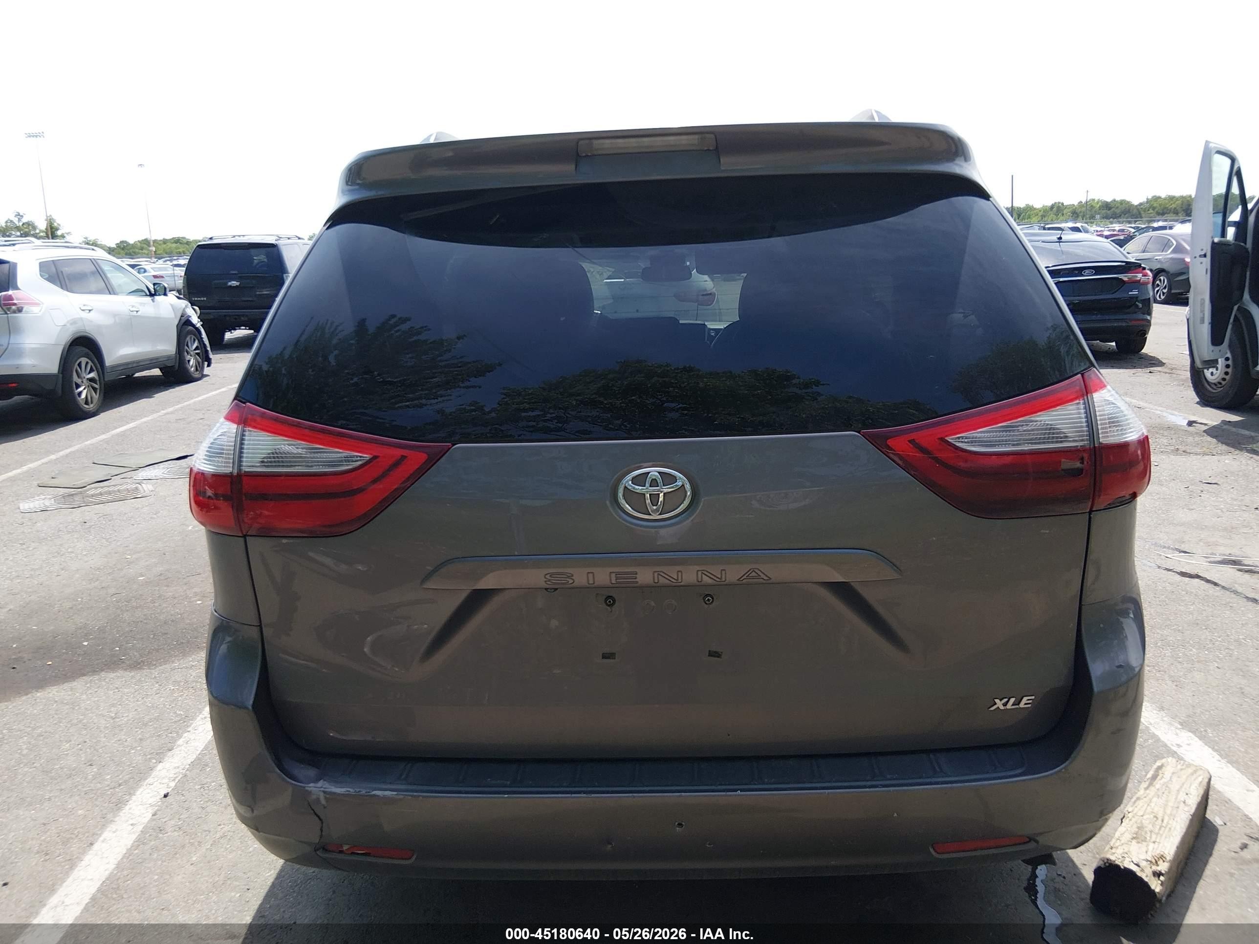2015 Toyota Sienna Xle 8 Passenger Gray vin: 5TDYK3DCXFS546930