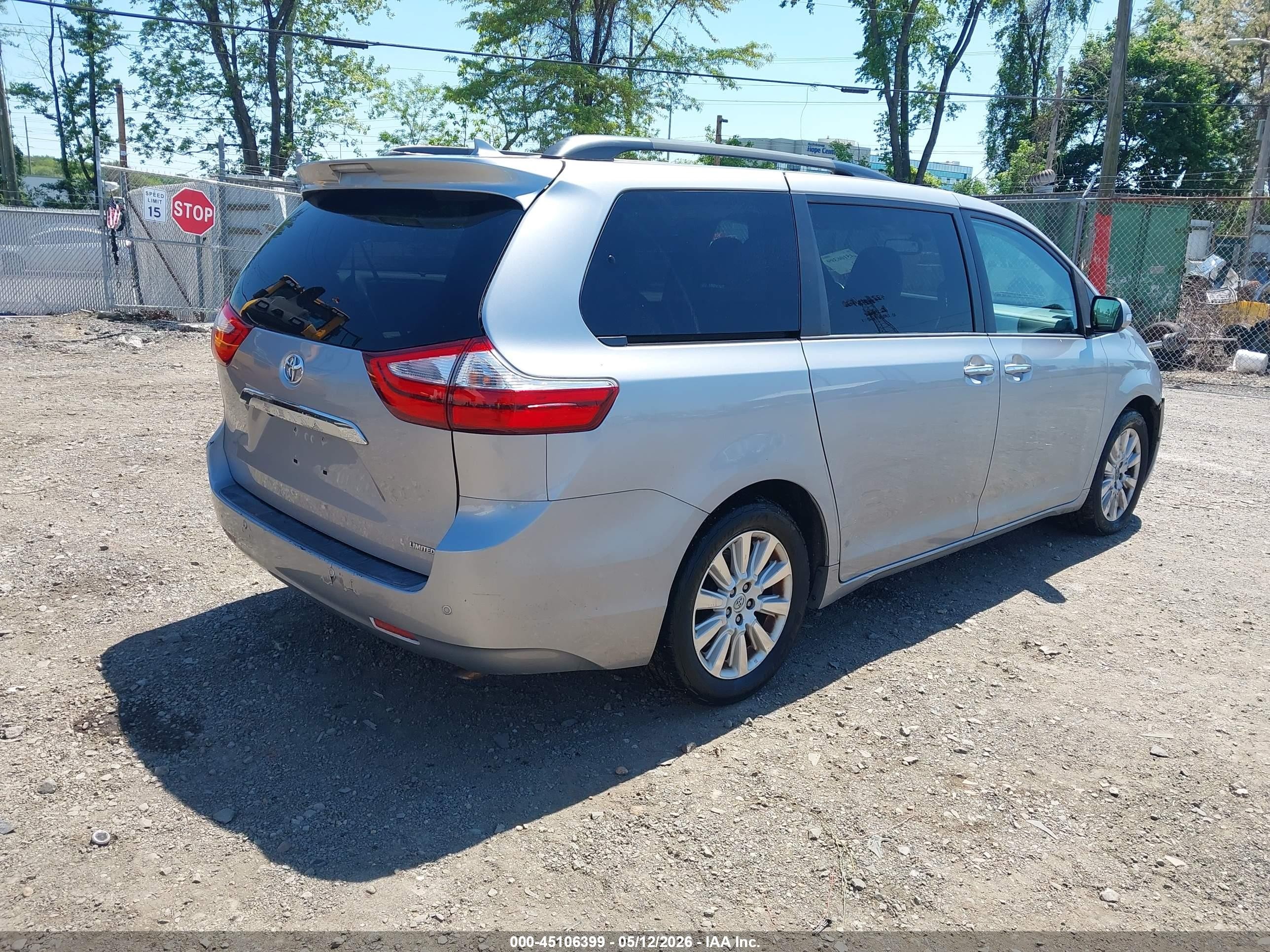2015 Toyota Sienna Limited Premium 7 Passenger Серебряный vin: 5TDYK3DCXFS550136
