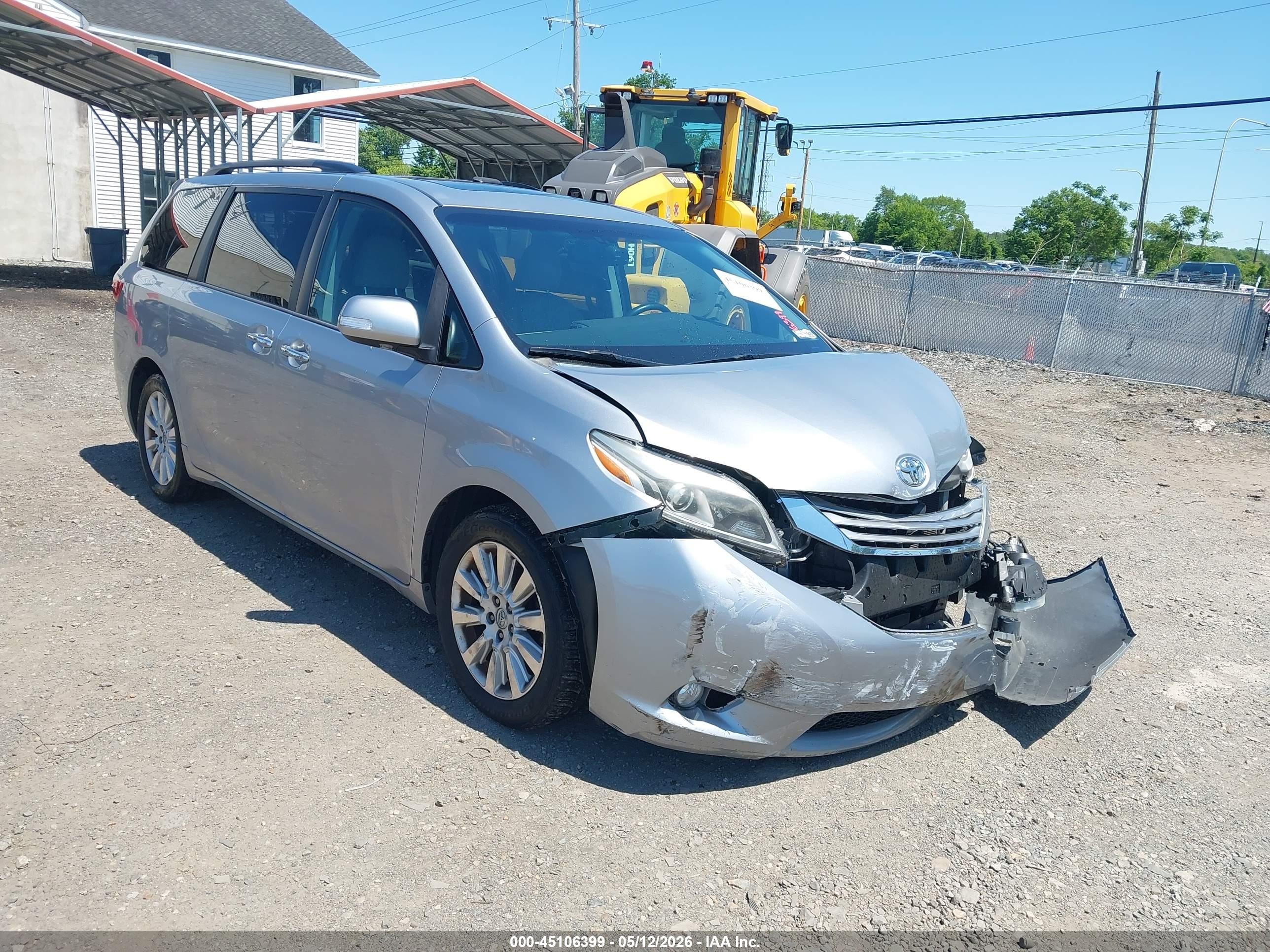 2015 Toyota Sienna Limited Premium 7 Passenger Серебряный vin: 5TDYK3DCXFS550136
