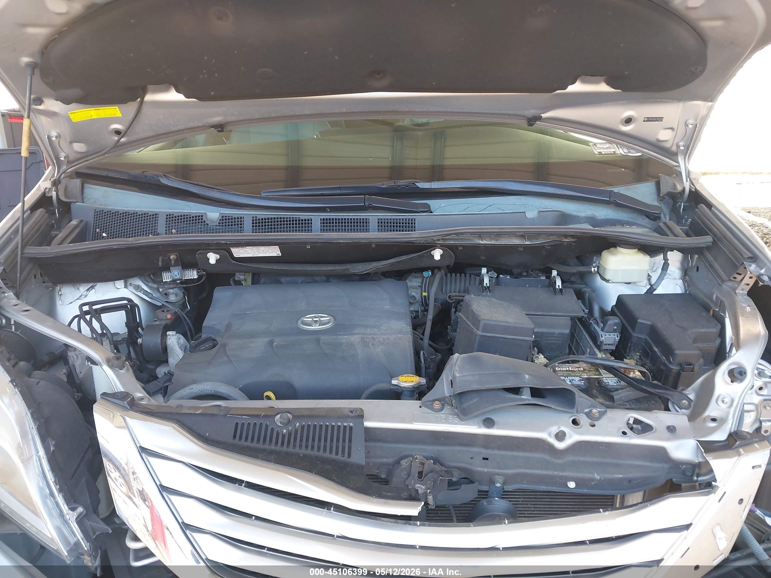 2015 Toyota Sienna Limited Premium 7 Passenger Серебряный vin: 5TDYK3DCXFS550136