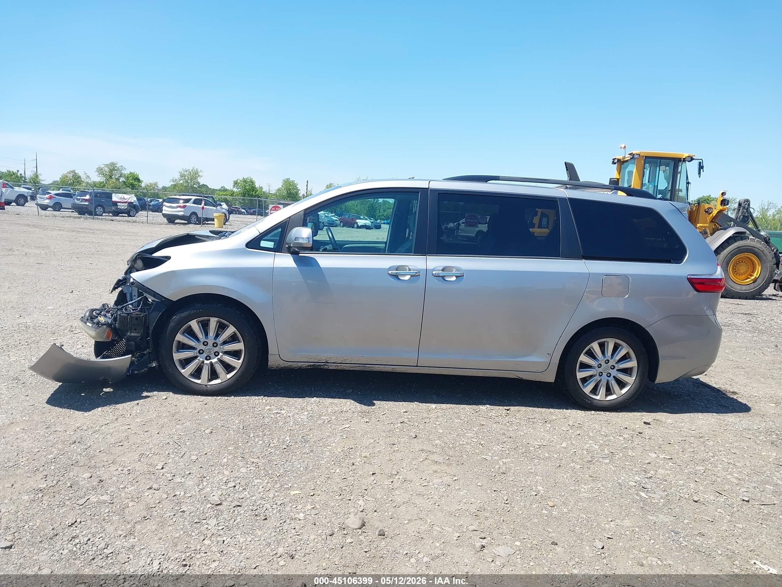 2015 Toyota Sienna Limited Premium 7 Passenger Серебряный vin: 5TDYK3DCXFS550136