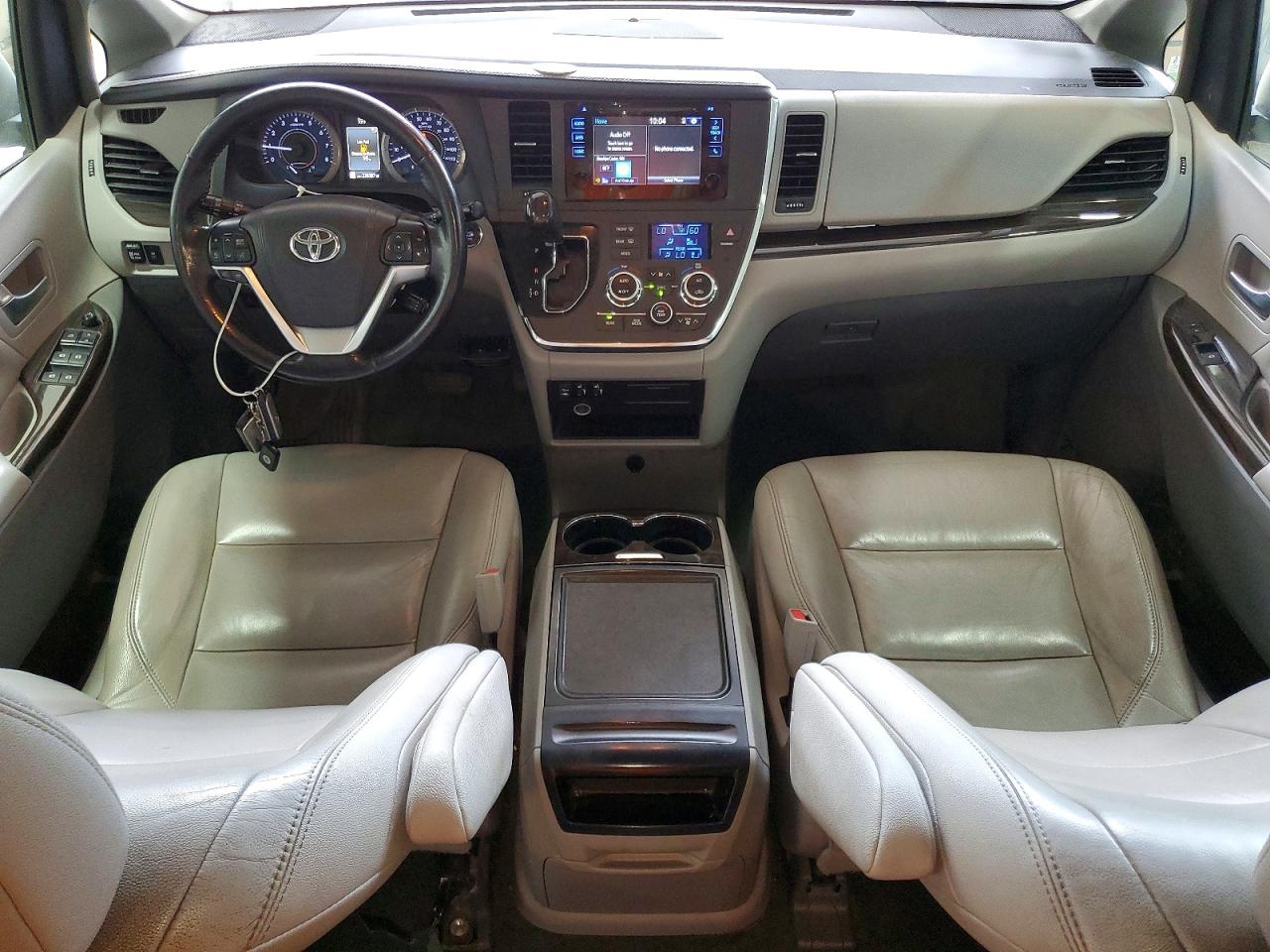 2015 Toyota Sienna Xle 8-passenger Silver vin: 5TDYK3DCXFS552050
