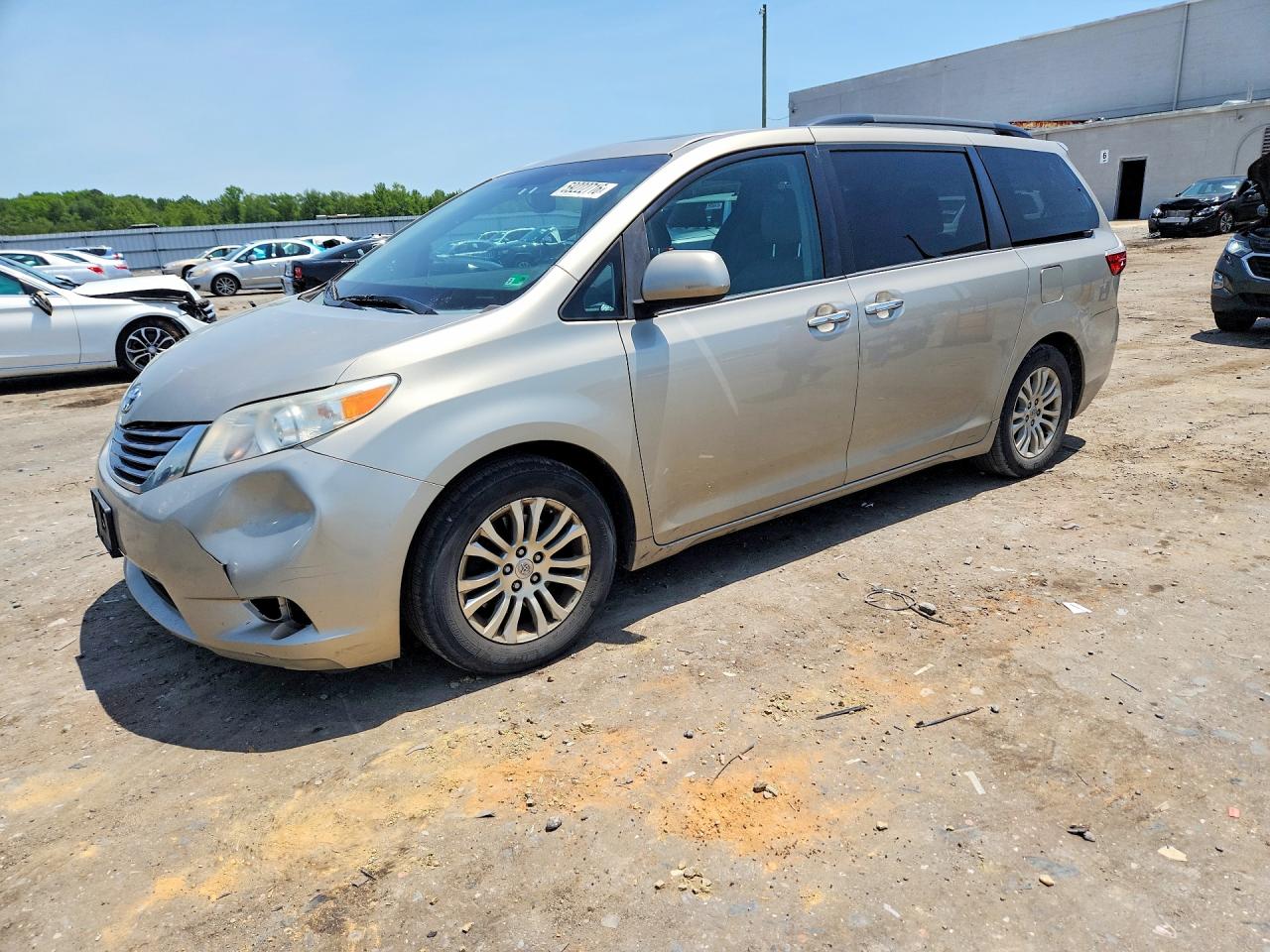 2015 Toyota Sienna Xle 8-passenger Gold vin: 5TDYK3DCXFS555854