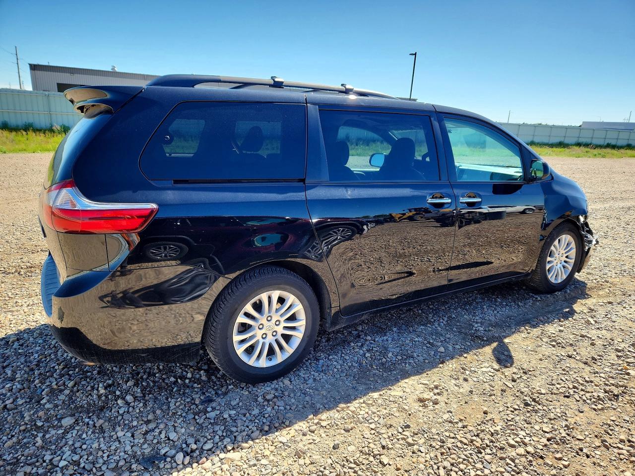 2015 Toyota Sienna Xle 8-passenger Black vin: 5TDYK3DCXFS571083