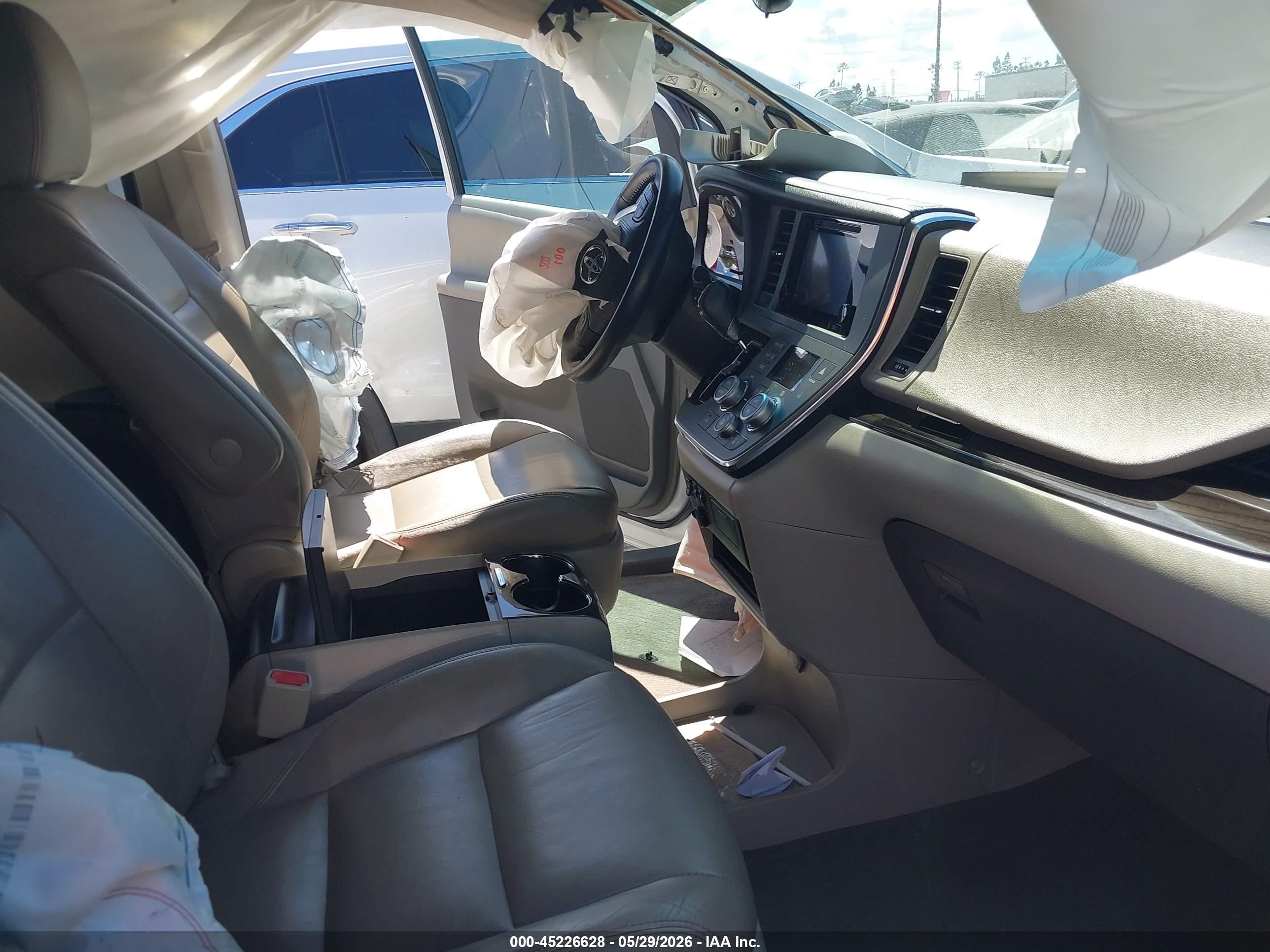 2015 Toyota Sienna Xle 8 Passenger Белый vin: 5TDYK3DCXFS575490