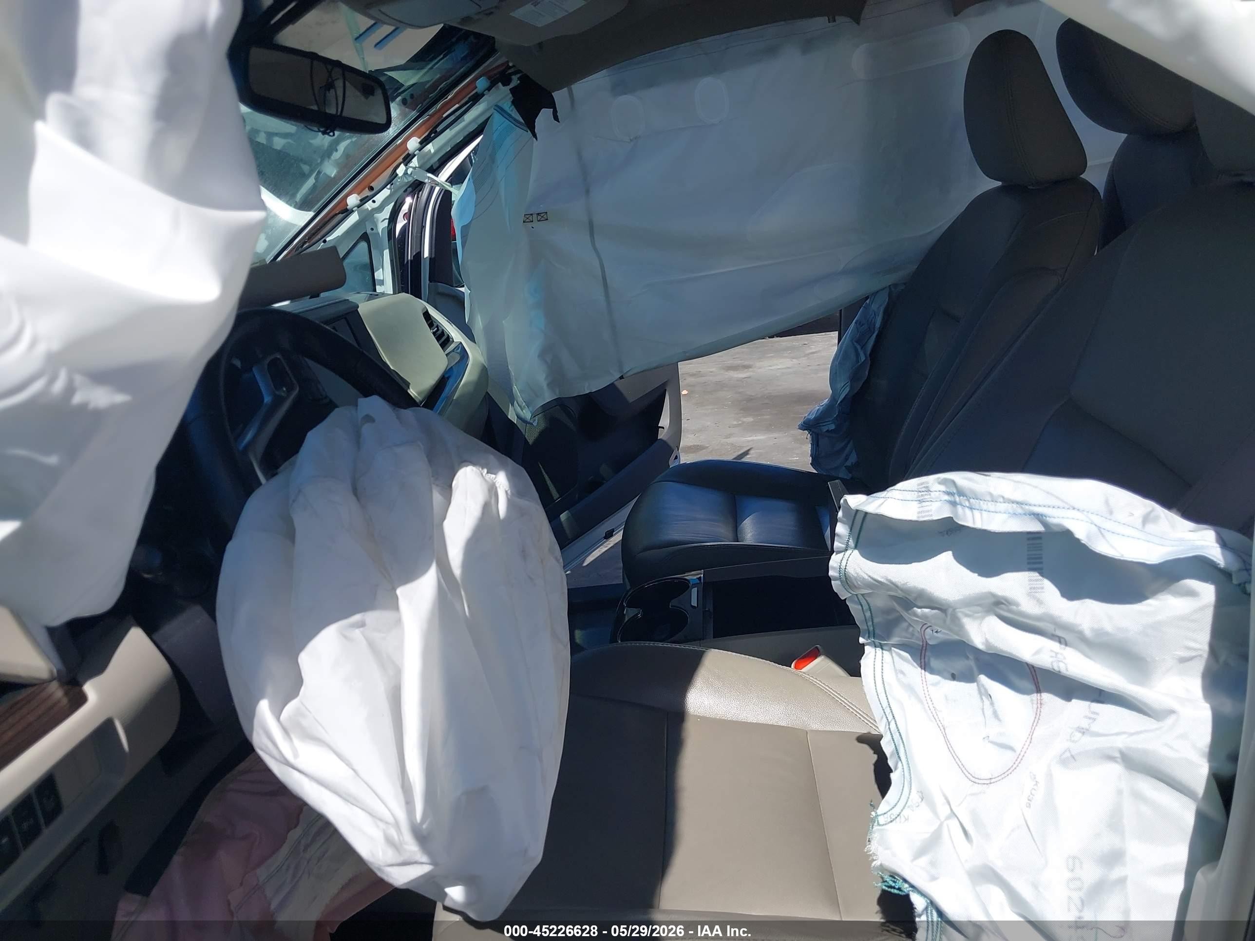 2015 Toyota Sienna Xle 8 Passenger Белый vin: 5TDYK3DCXFS575490