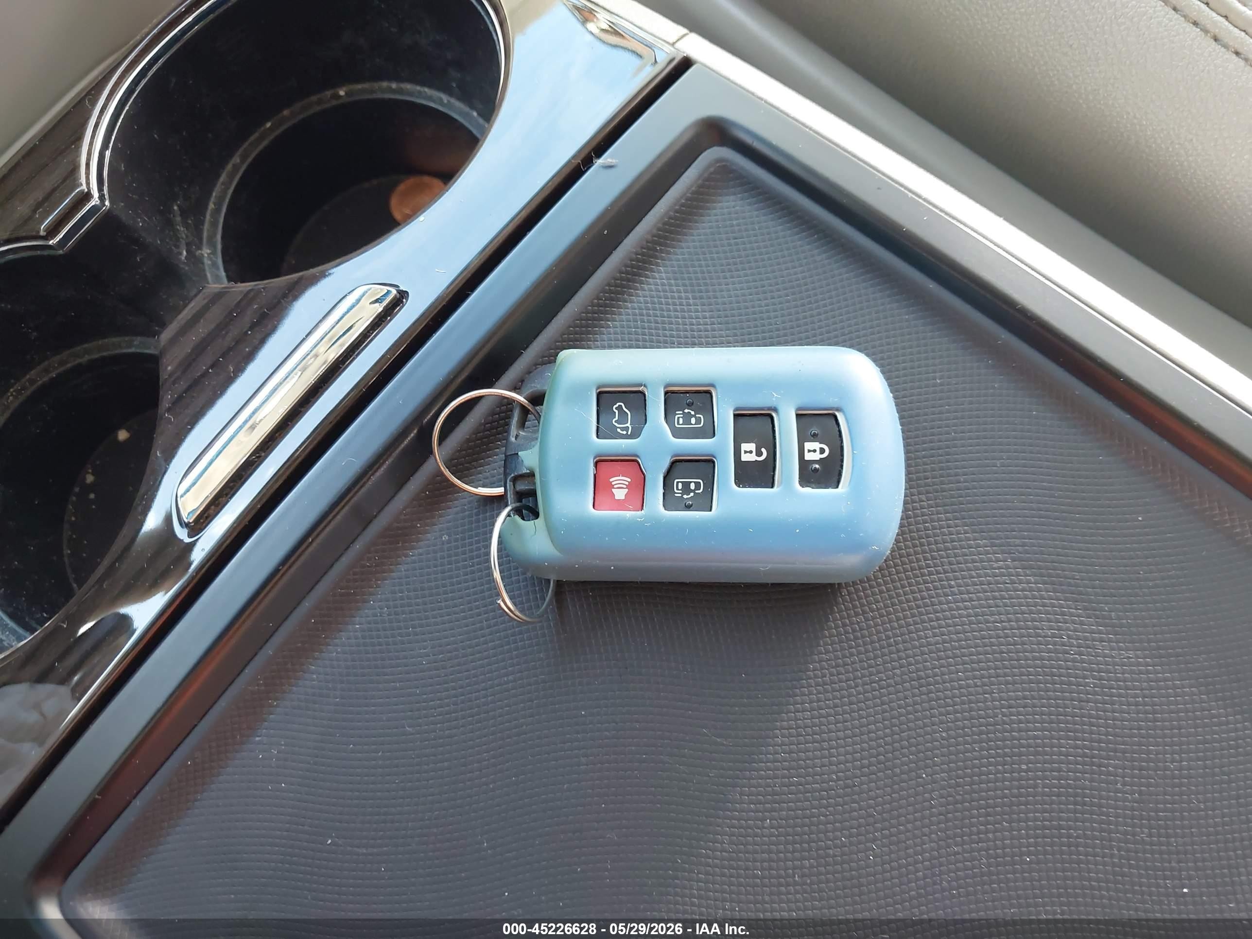 2015 Toyota Sienna Xle 8 Passenger Белый vin: 5TDYK3DCXFS575490