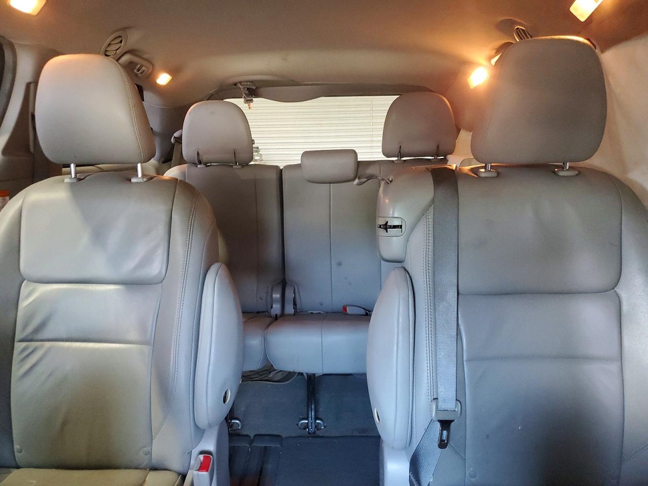 2015 Toyota Sienna Xle 8-passenger Silver vin: 5TDYK3DCXFS577269