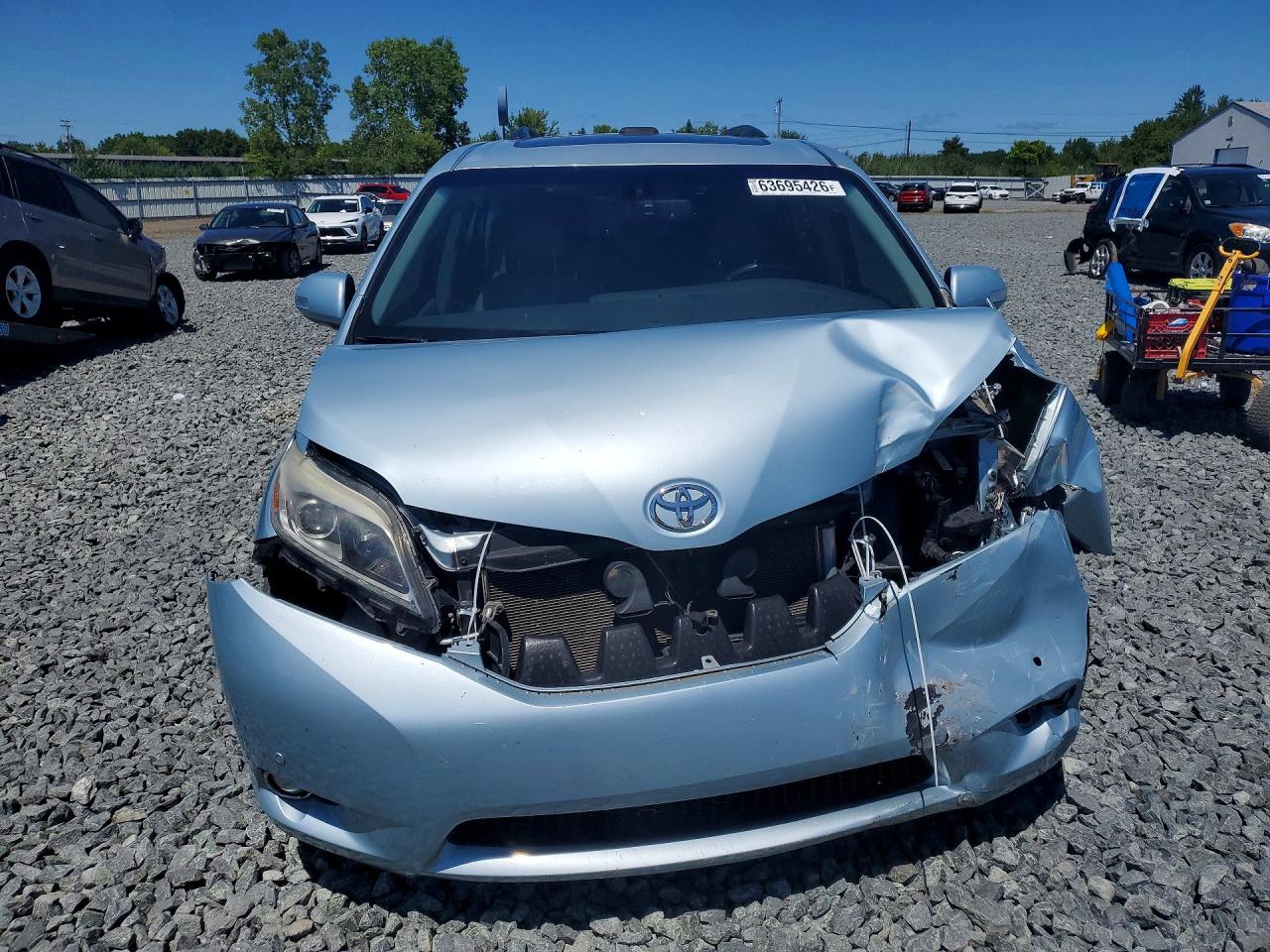 2015 Toyota Sienna Limited Premium 7-passenger Silver vin: 5TDYK3DCXFS643786