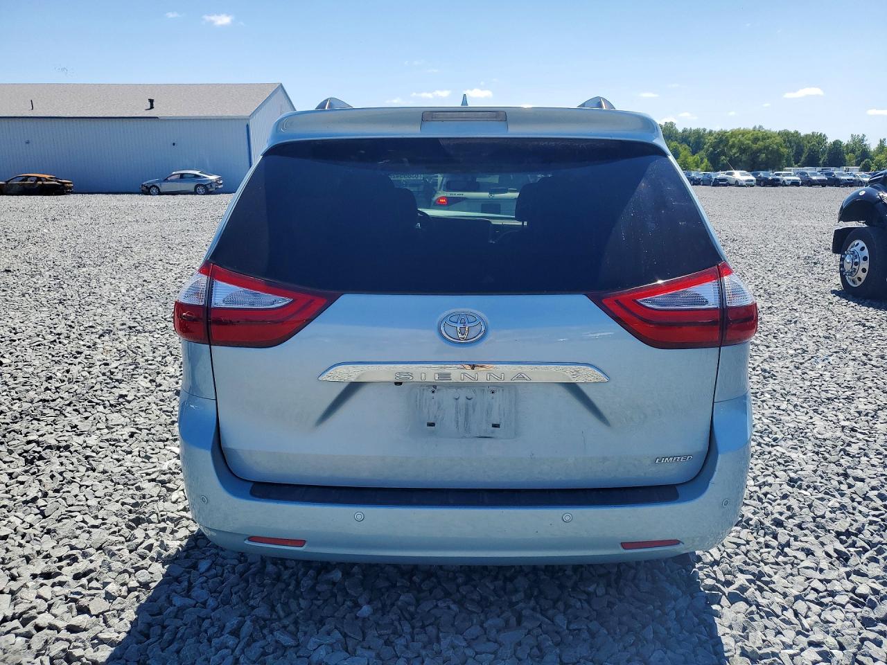 2015 Toyota Sienna Limited Premium 7-passenger Silver vin: 5TDYK3DCXFS643786