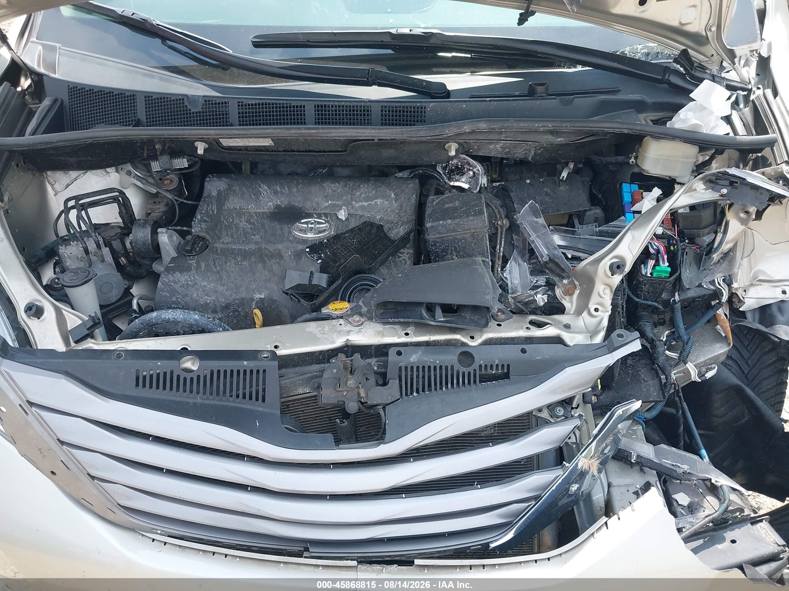2015 Toyota Sienna Xle 8 Passenger Золотой vin: 5TDYK3DCXFS646154